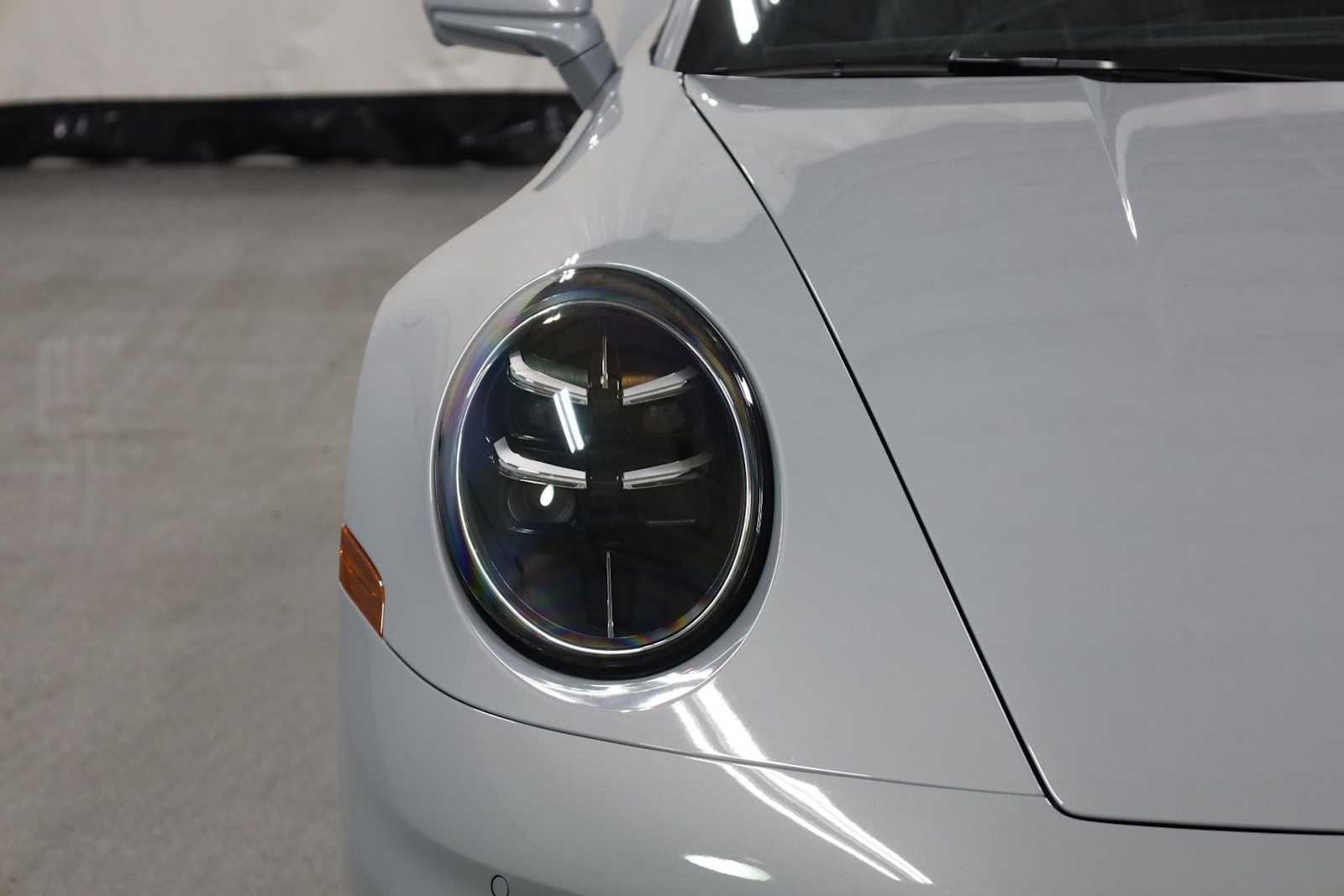 Thumbnail: 2025 Porsche 911 - 16