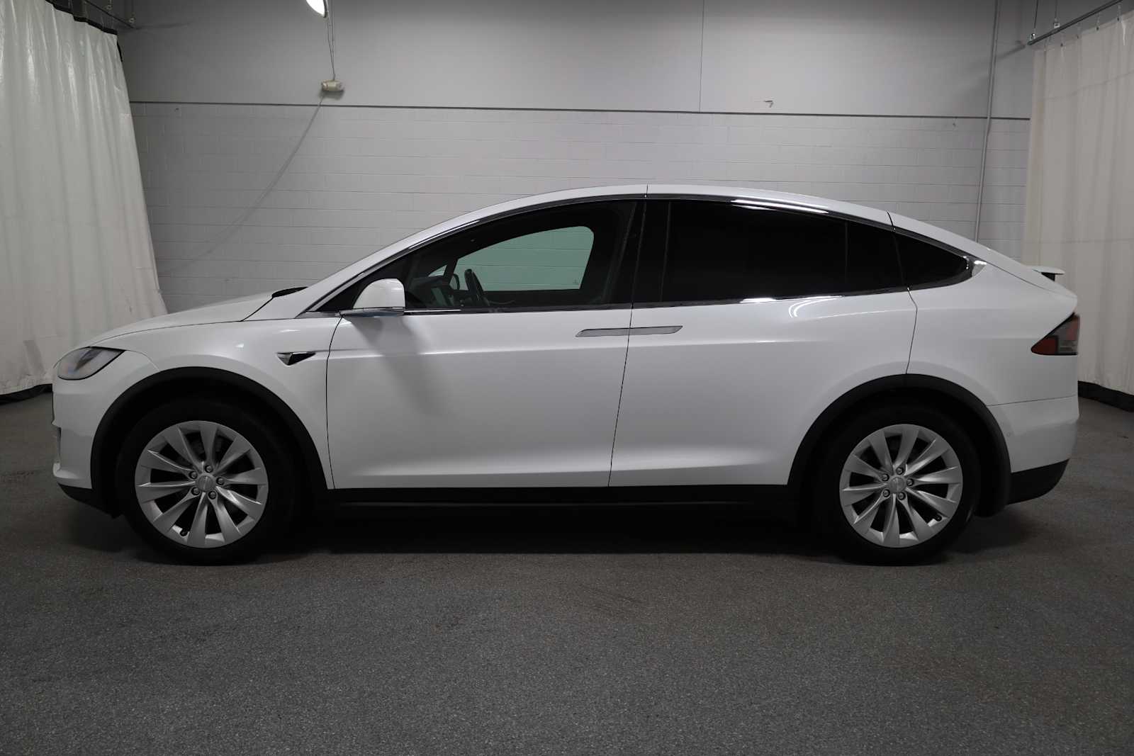 Thumbnail: 2021 Tesla Model X - 2