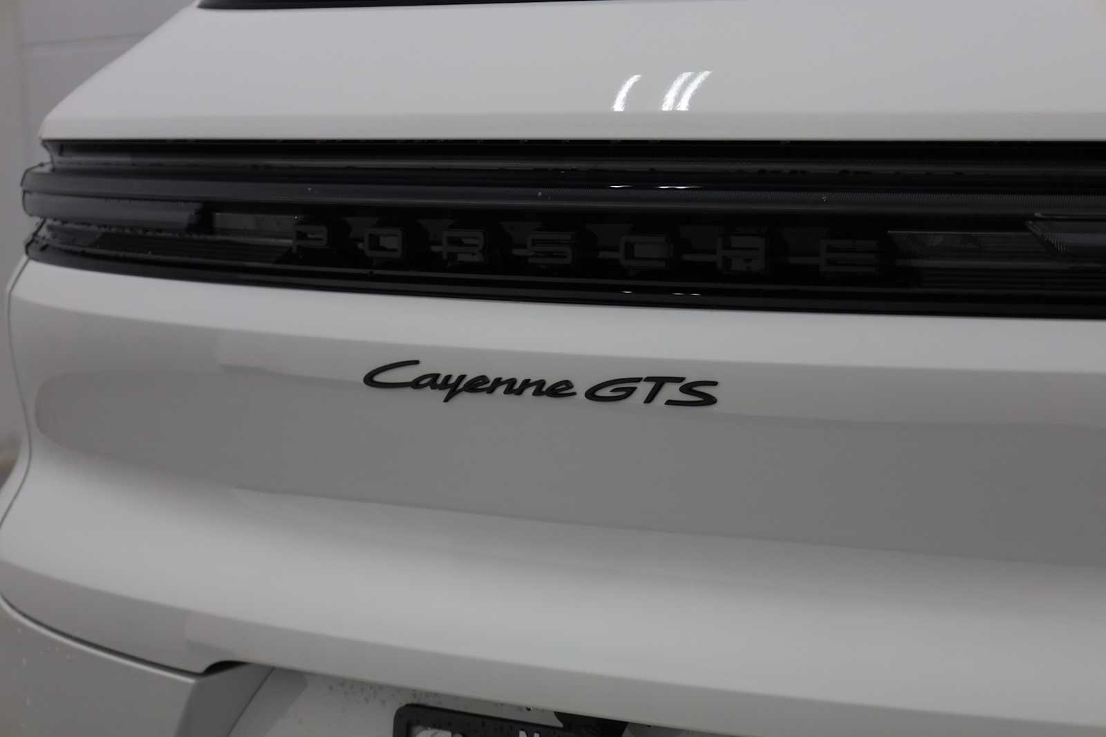 Thumbnail: 2025 Porsche Cayenne - 8