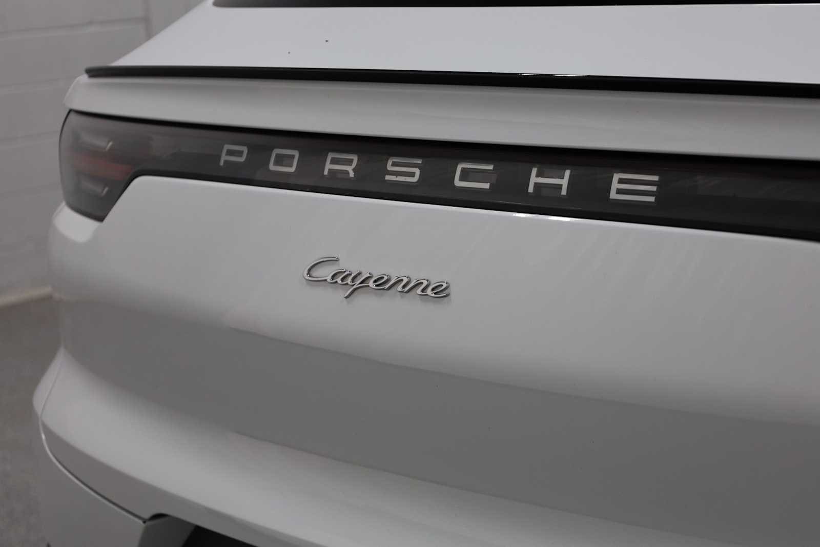 Thumbnail: 2023 Porsche  - 8