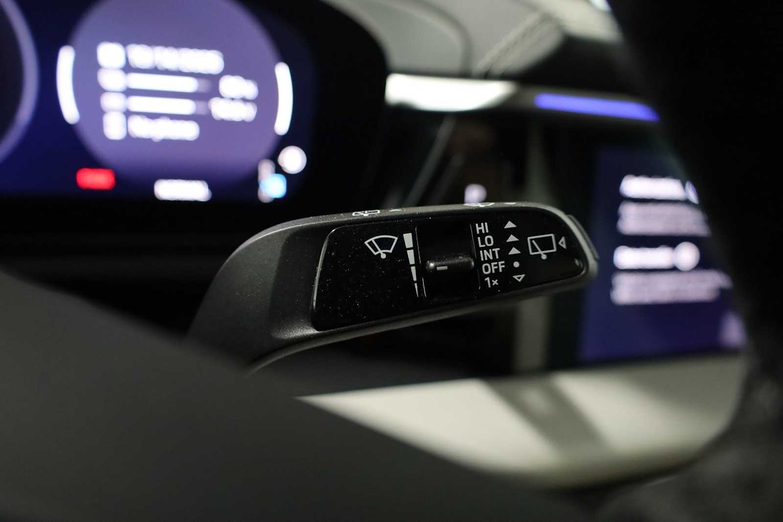 Thumbnail: 2025 Porsche Macan - 30