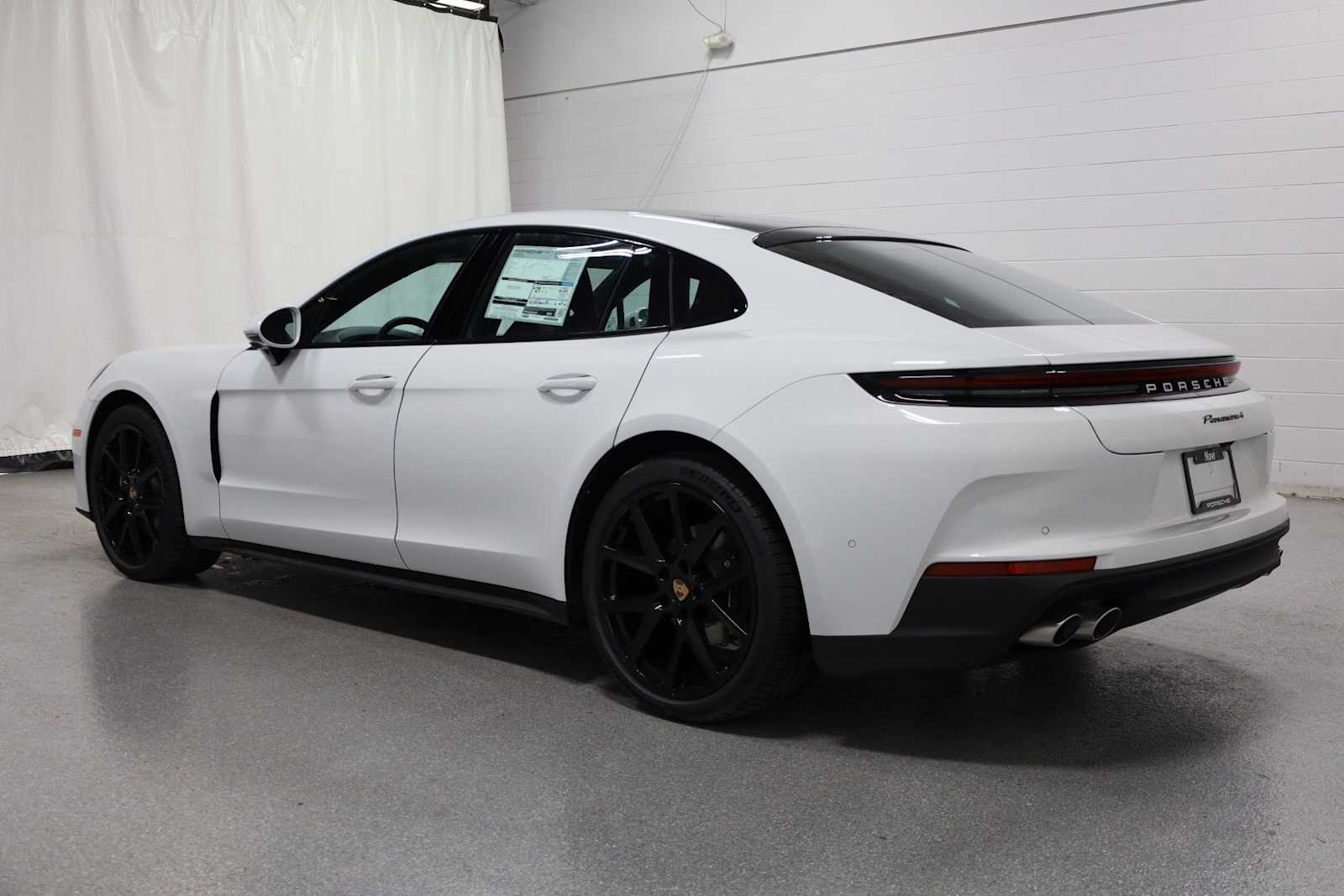 Thumbnail: 2026 Porsche Panamera - 3