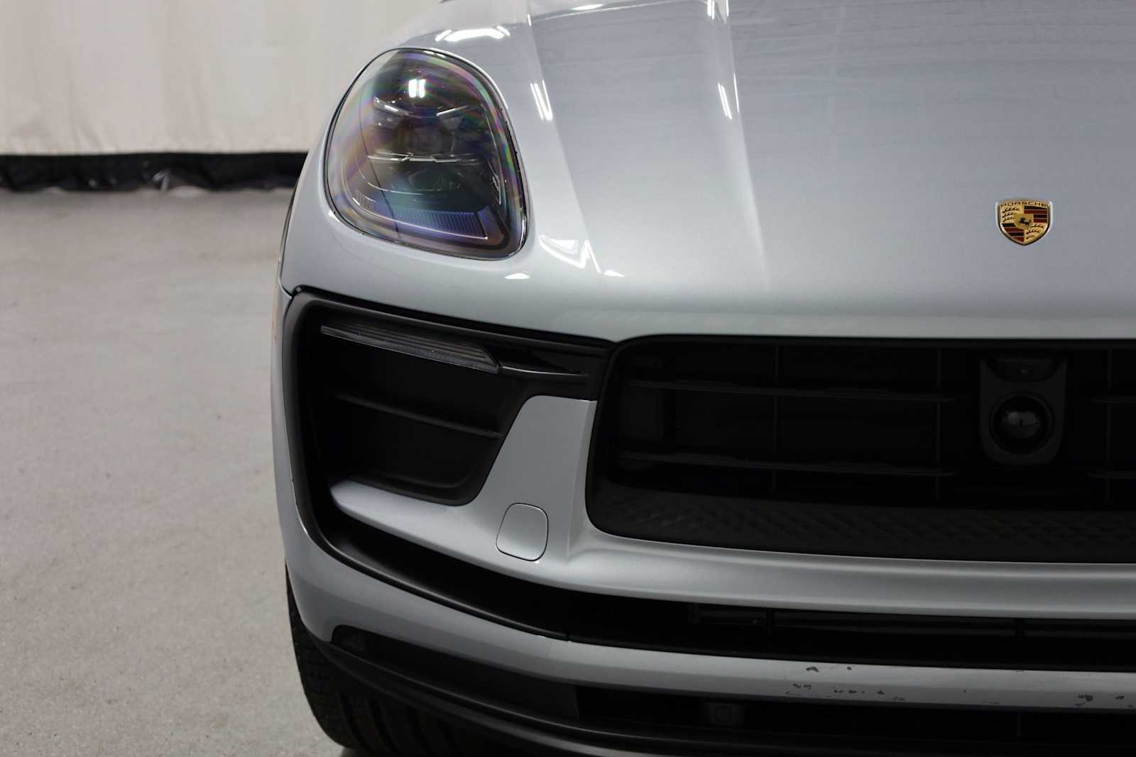 Thumbnail: 2026 Porsche Macan - 15