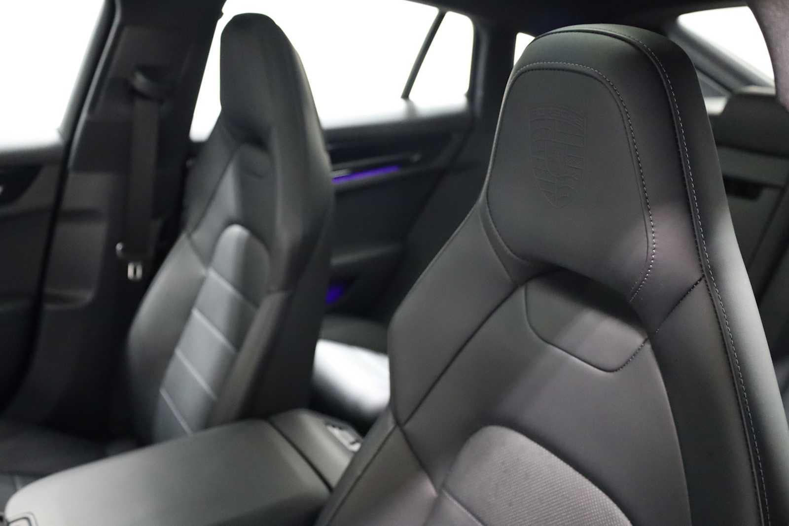 Thumbnail: 2025 Porsche Panamera - 18