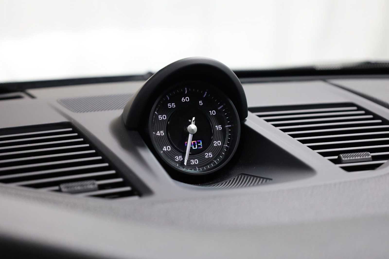 Thumbnail: 2025 Porsche 911 - 18