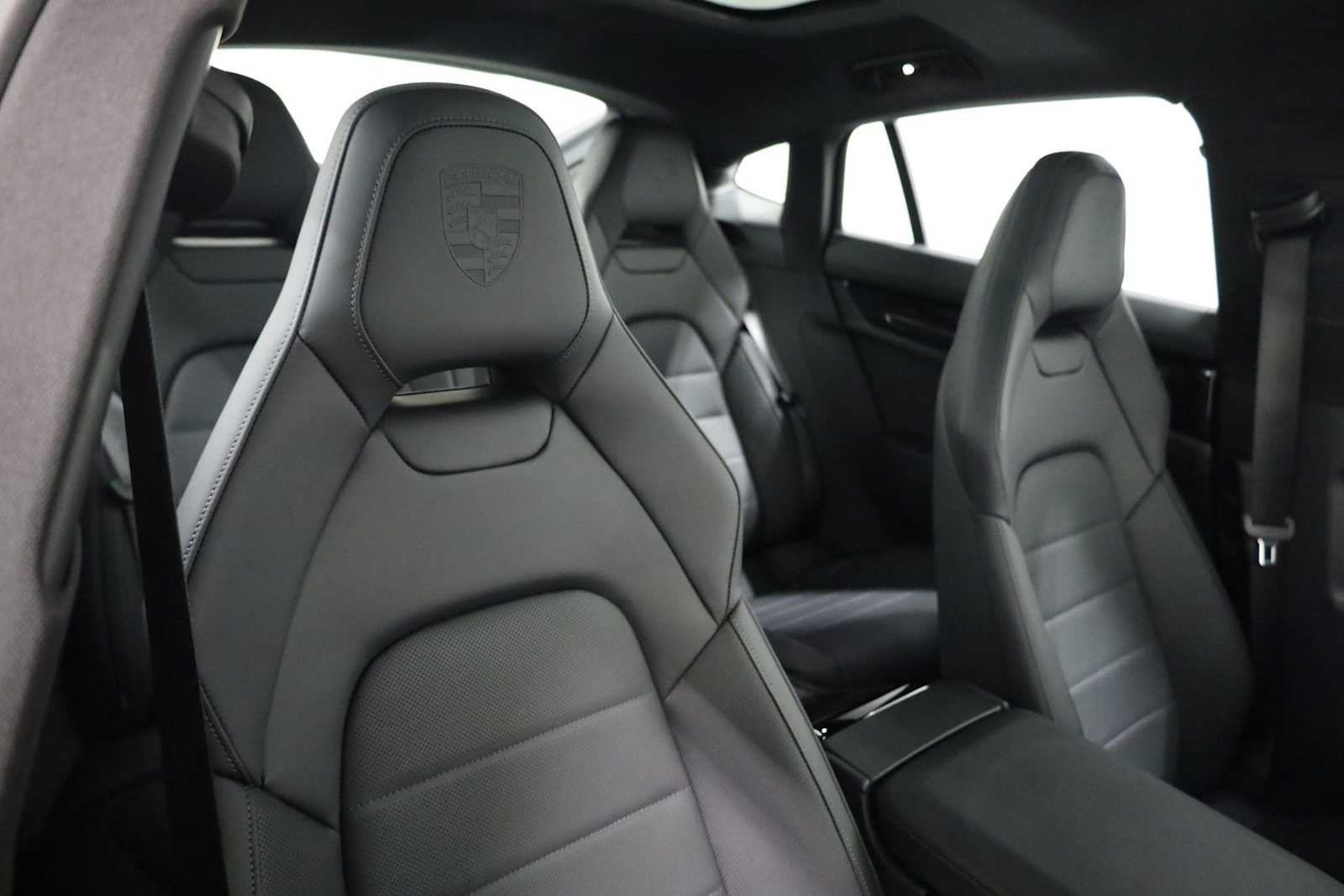 Thumbnail: 2026 Porsche Panamera - 22