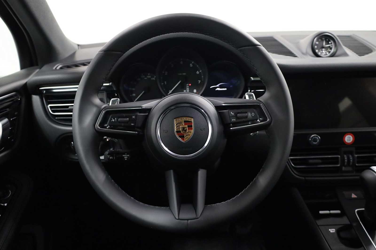 Thumbnail: 2026 Porsche Macan - 25