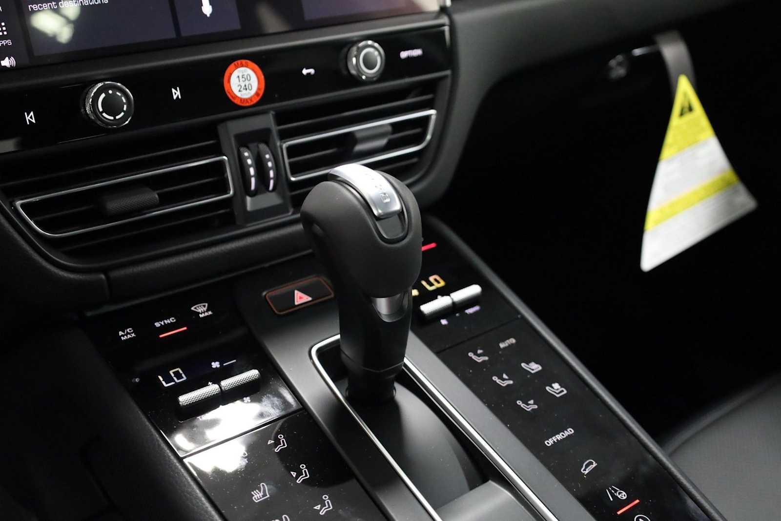 Thumbnail: 2026 Porsche Macan - 30