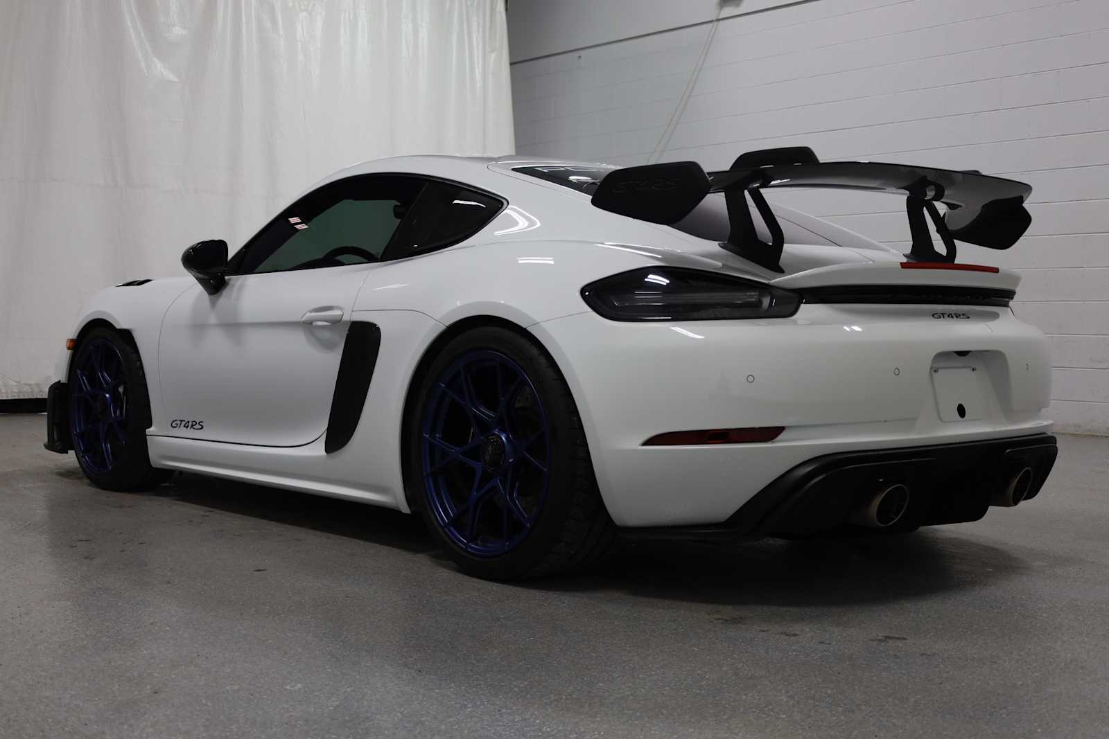 Thumbnail: 2023 Porsche 718 Cayman - 3