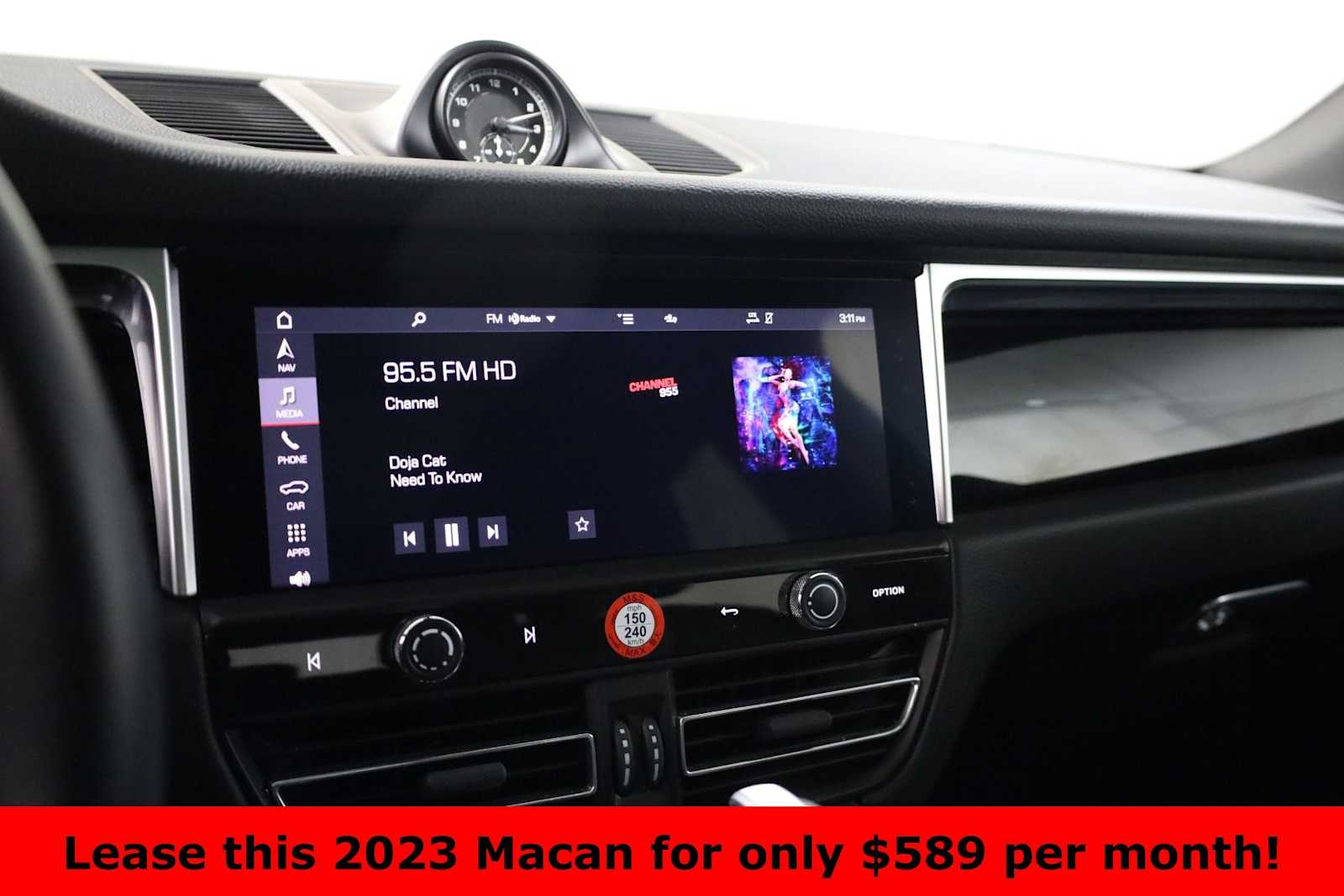 Thumbnail: 2023 Porsche Macan - 33