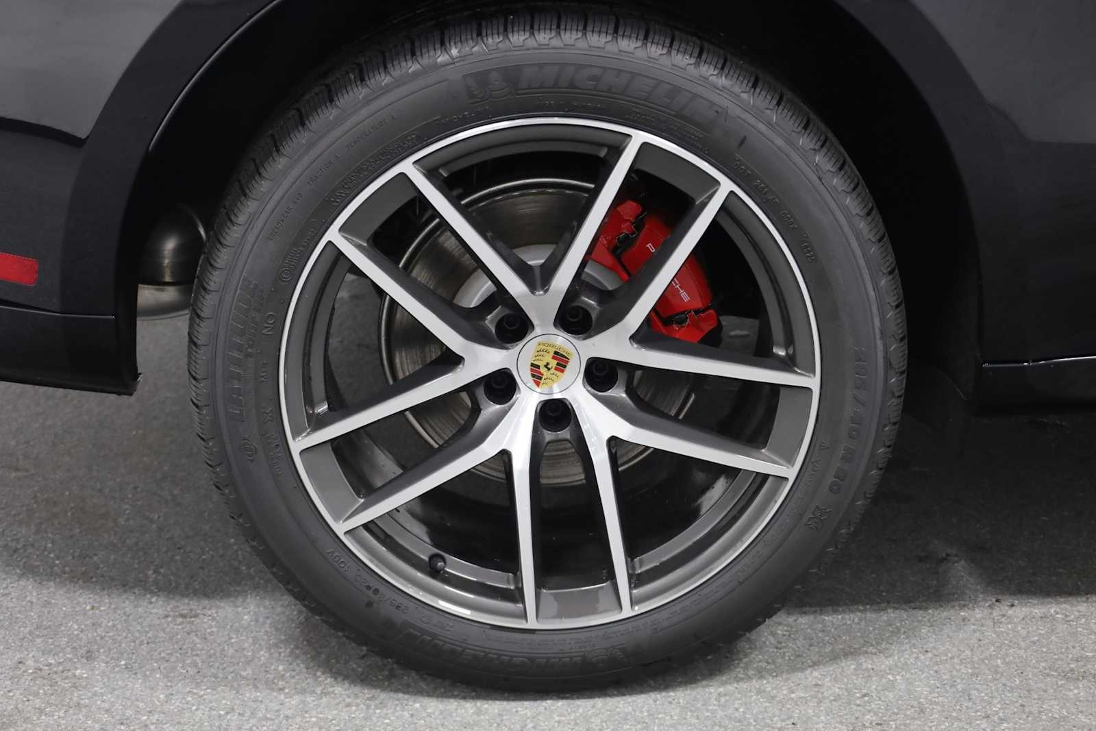 Thumbnail: 2025 Porsche Macan - 37