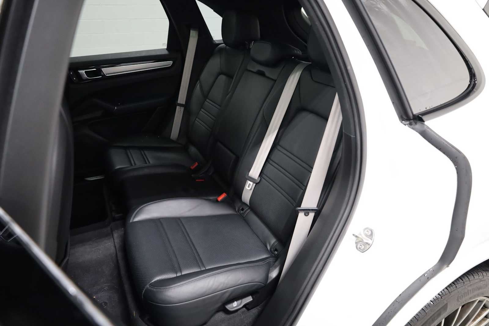 Thumbnail: 2023 Porsche Cayenne - 36