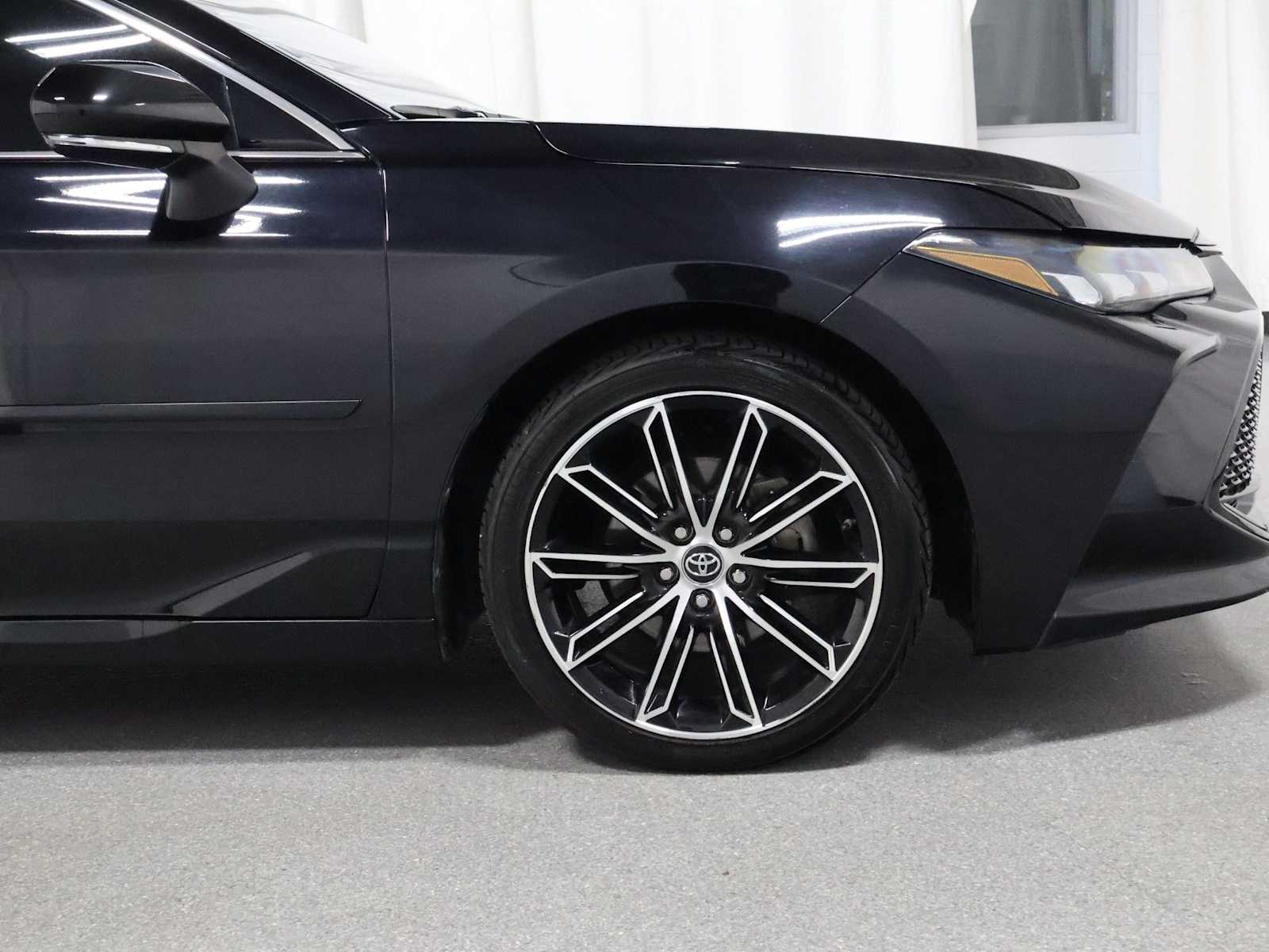 Thumbnail: 2019 Toyota Avalon - 11