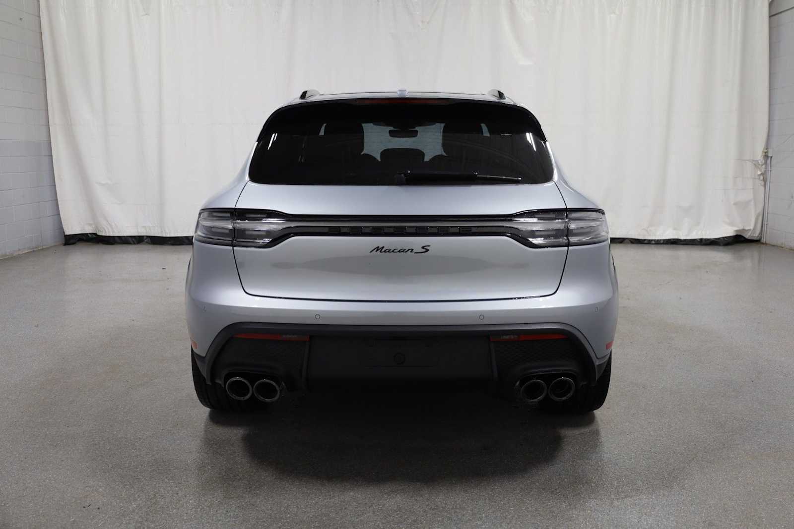 Thumbnail: 2026 Porsche Macan - 7