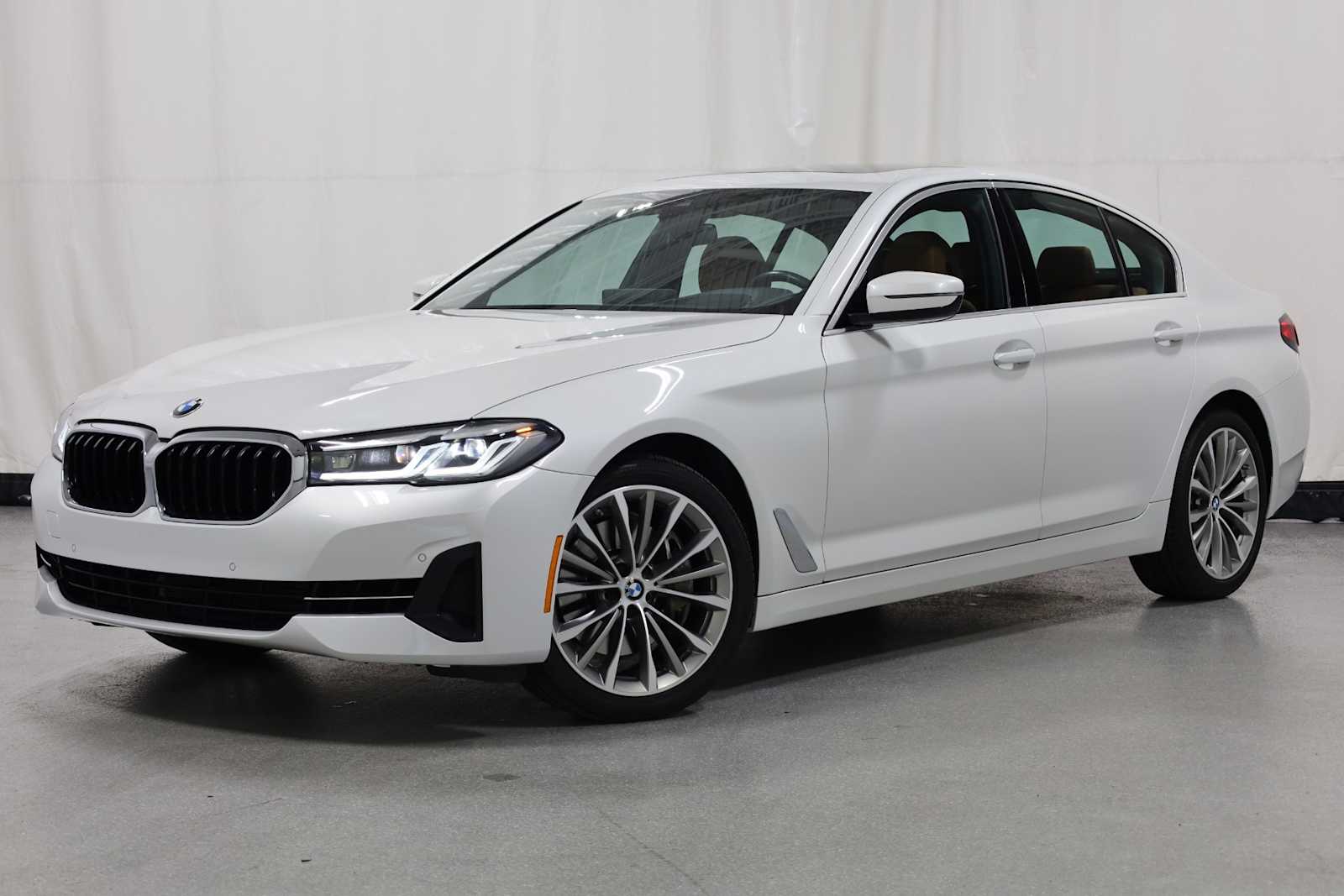 Thumbnail: 2022 BMW 5 Series - 1