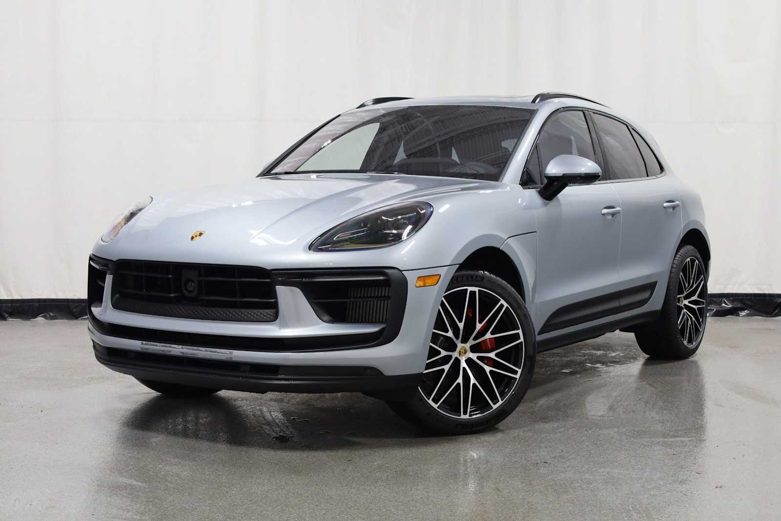 Thumbnail: 2026 Porsche Macan - 1