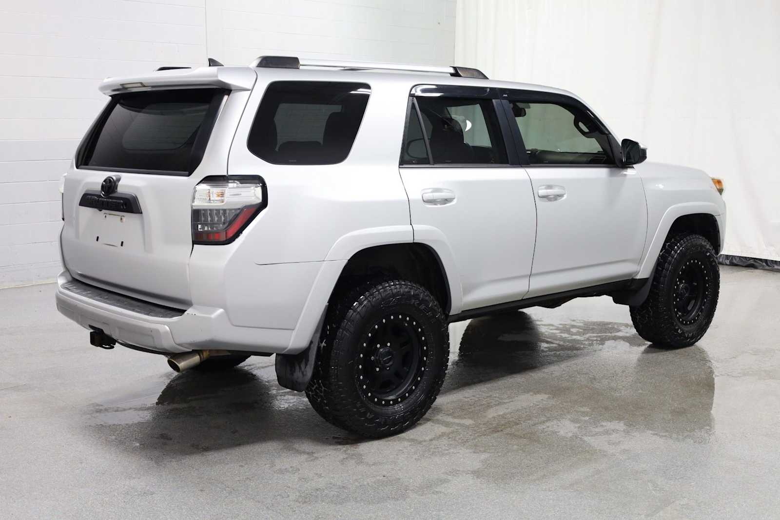 Thumbnail: 2014 Toyota 4Runner - 9