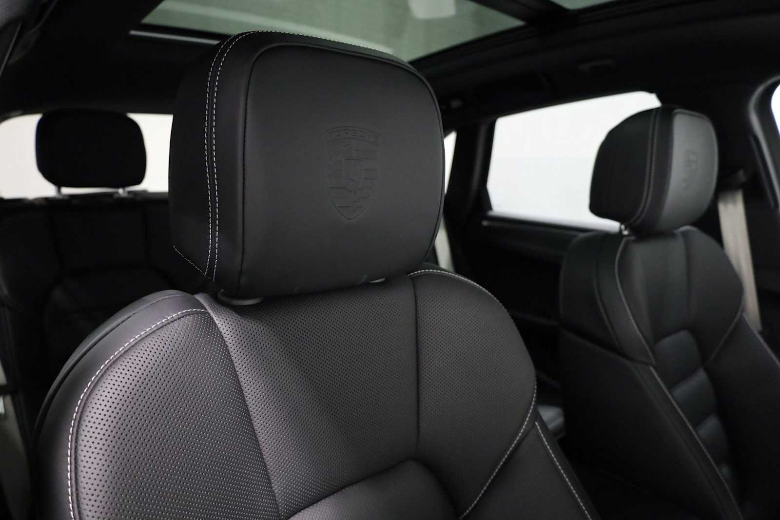 Thumbnail: 2025 Porsche Macan - 22