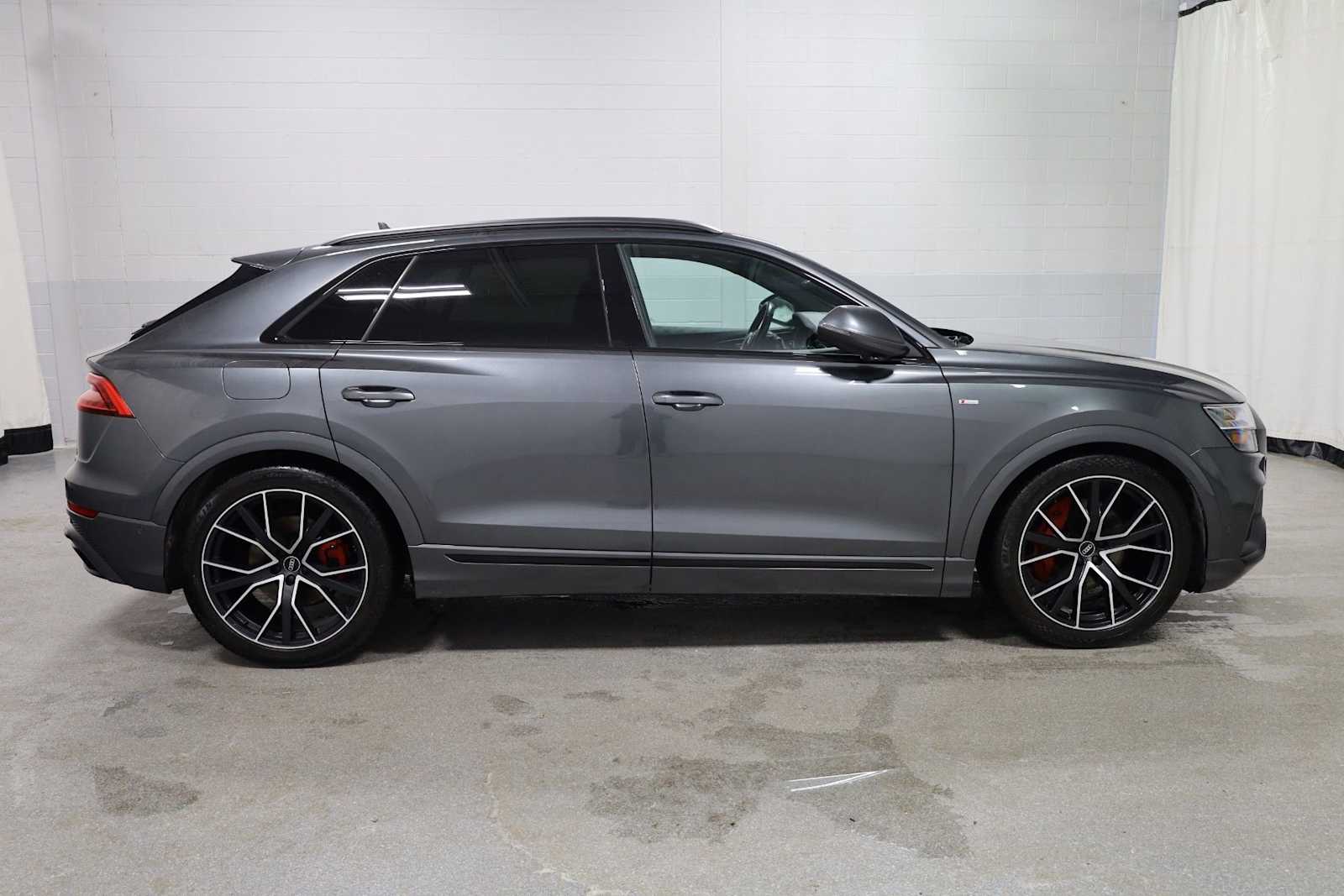 Thumbnail: 2021 Audi Q8 - 10