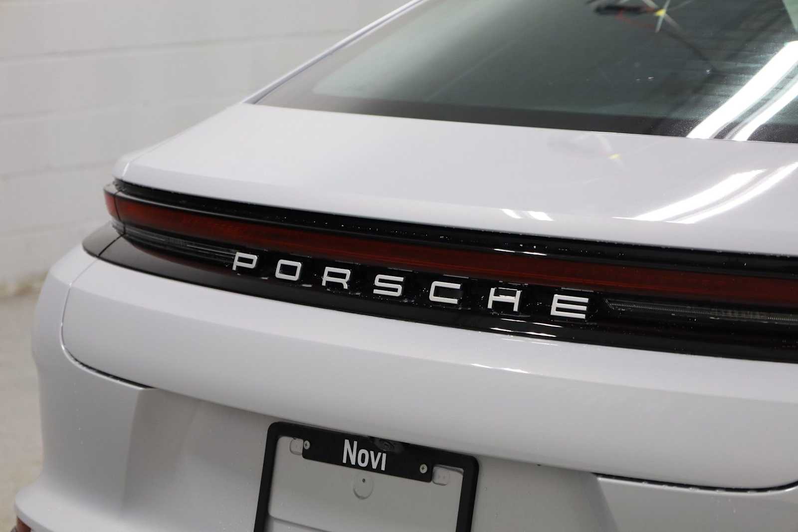 Thumbnail: 2026 Porsche Panamera - 8