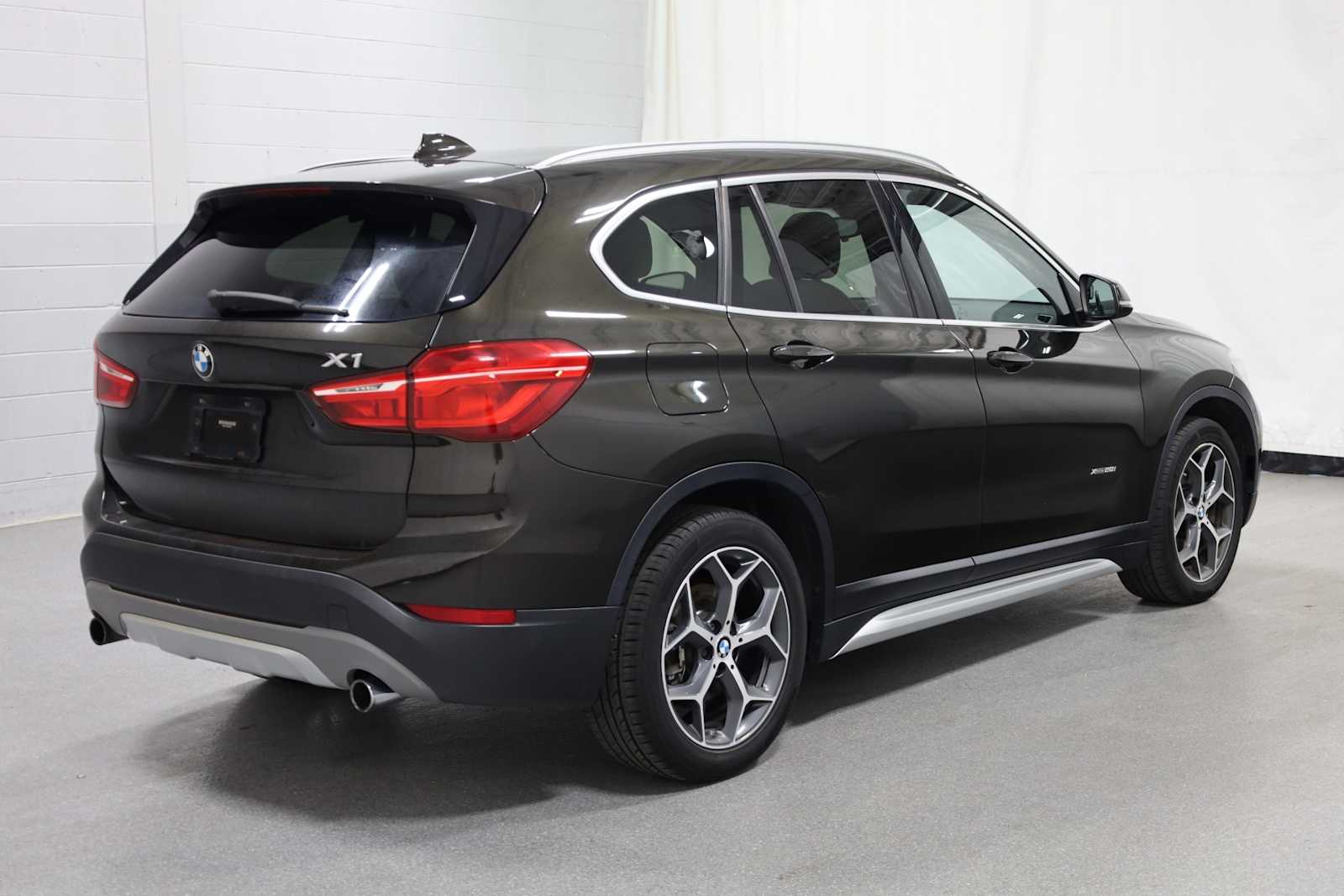Thumbnail: 2016 BMW X1 - 9