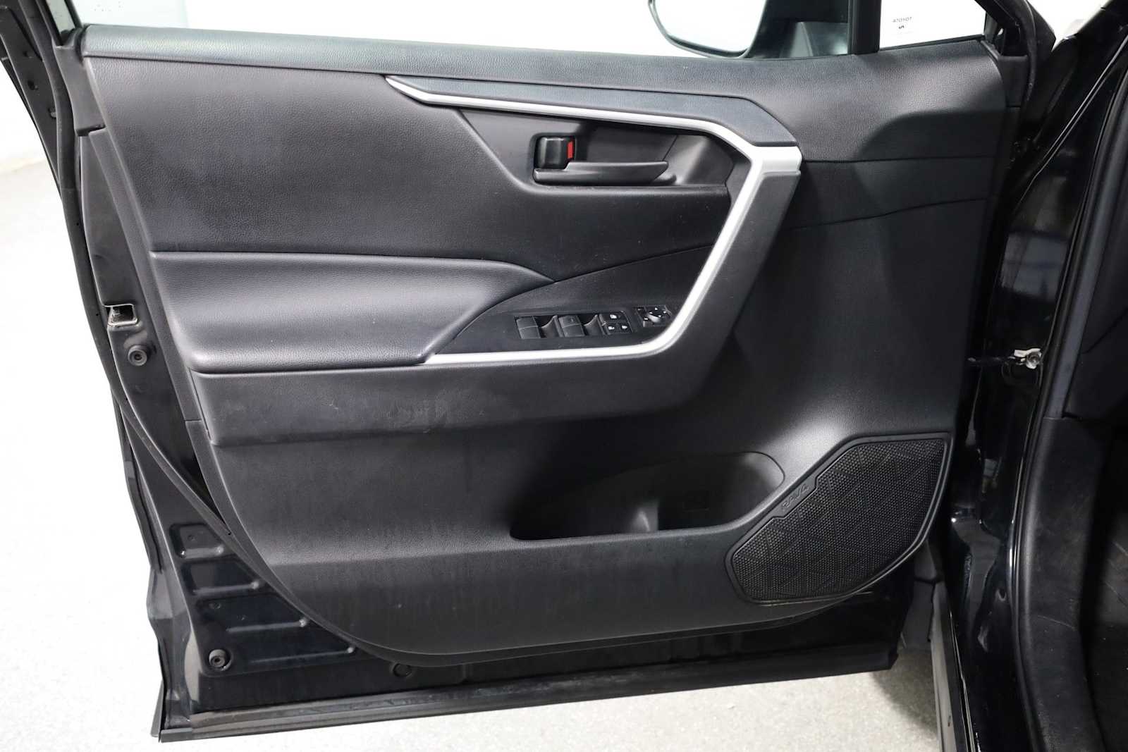 Thumbnail: 2021 Toyota RAV4 - 16