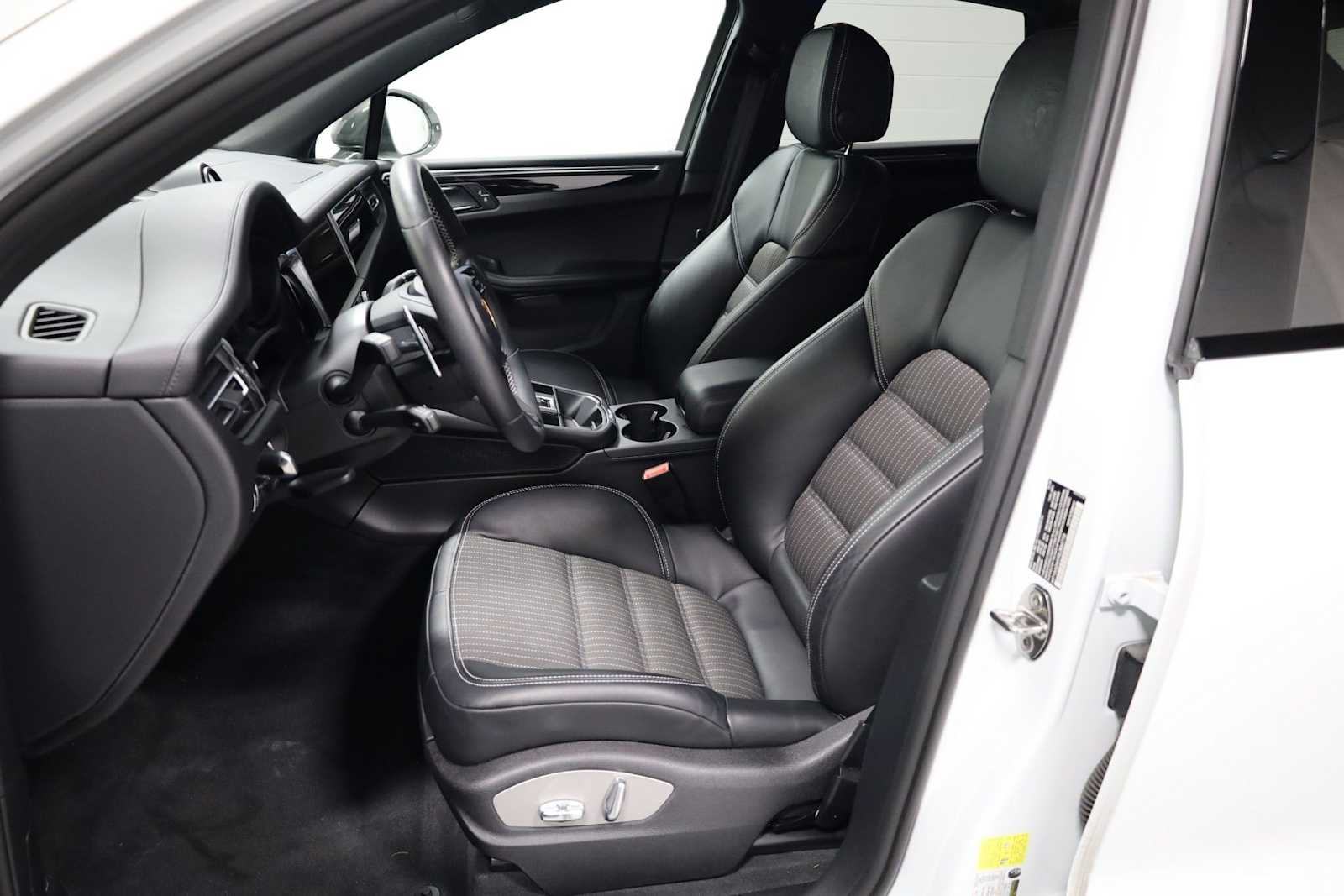 Thumbnail: 2025 Porsche Macan - 5