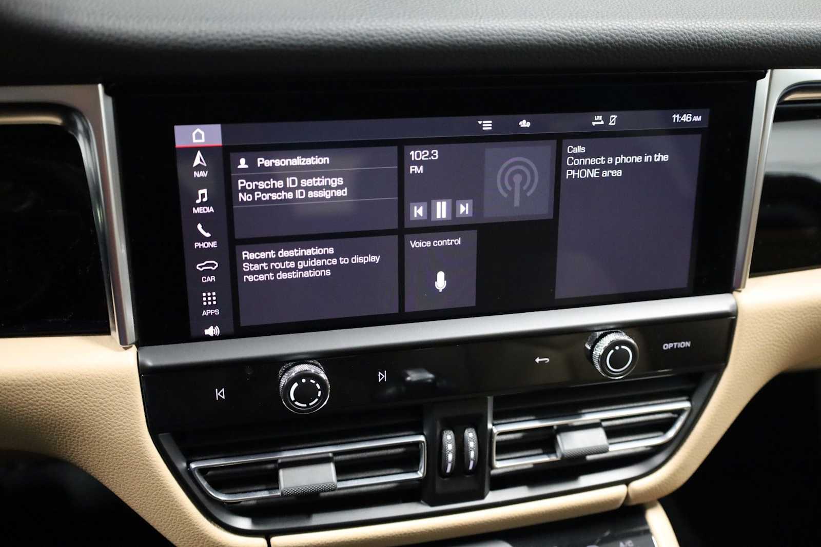 Thumbnail: 2024 Porsche Macan - 32