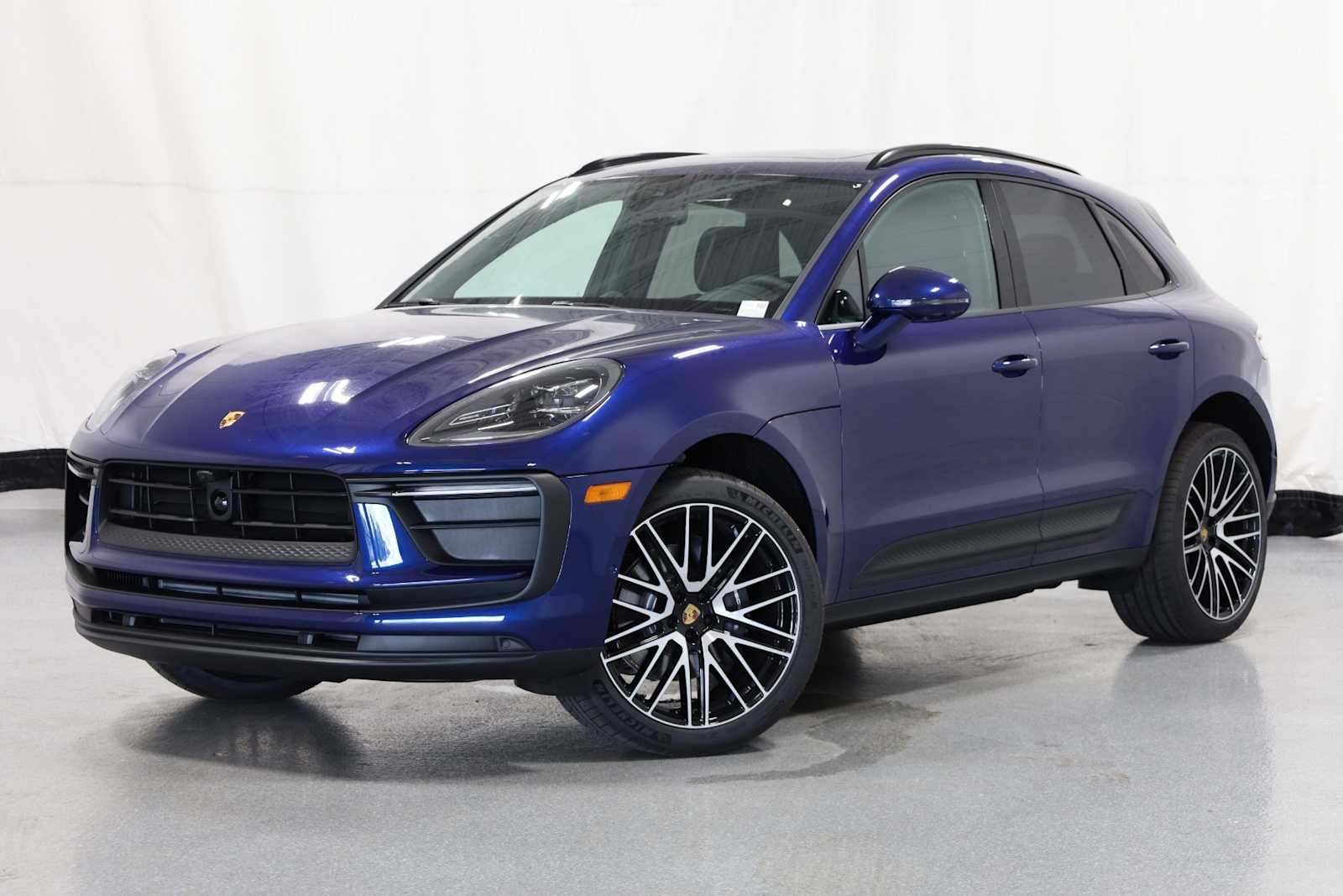 Thumbnail: 2024 Porsche Macan - 1
