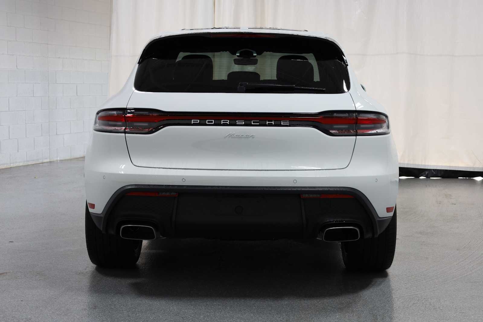 Thumbnail: 2025 Porsche Macan - 9