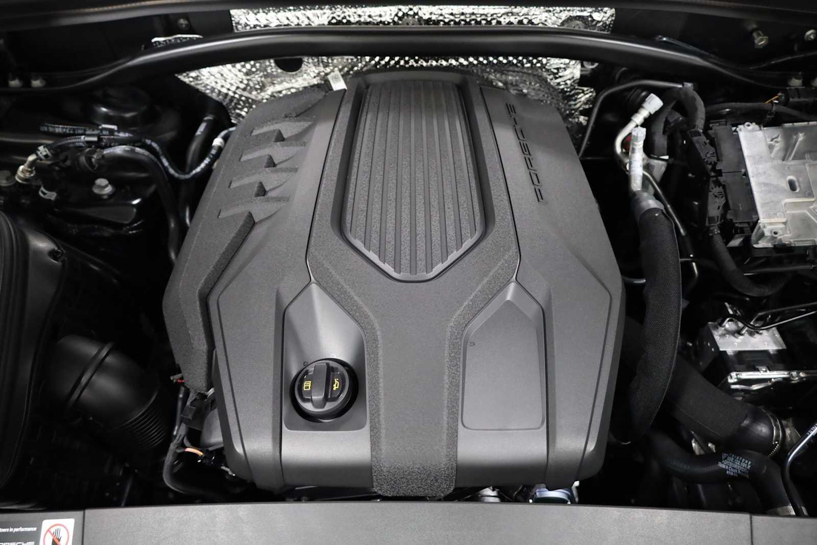 Thumbnail: 2026 Porsche Macan - 41