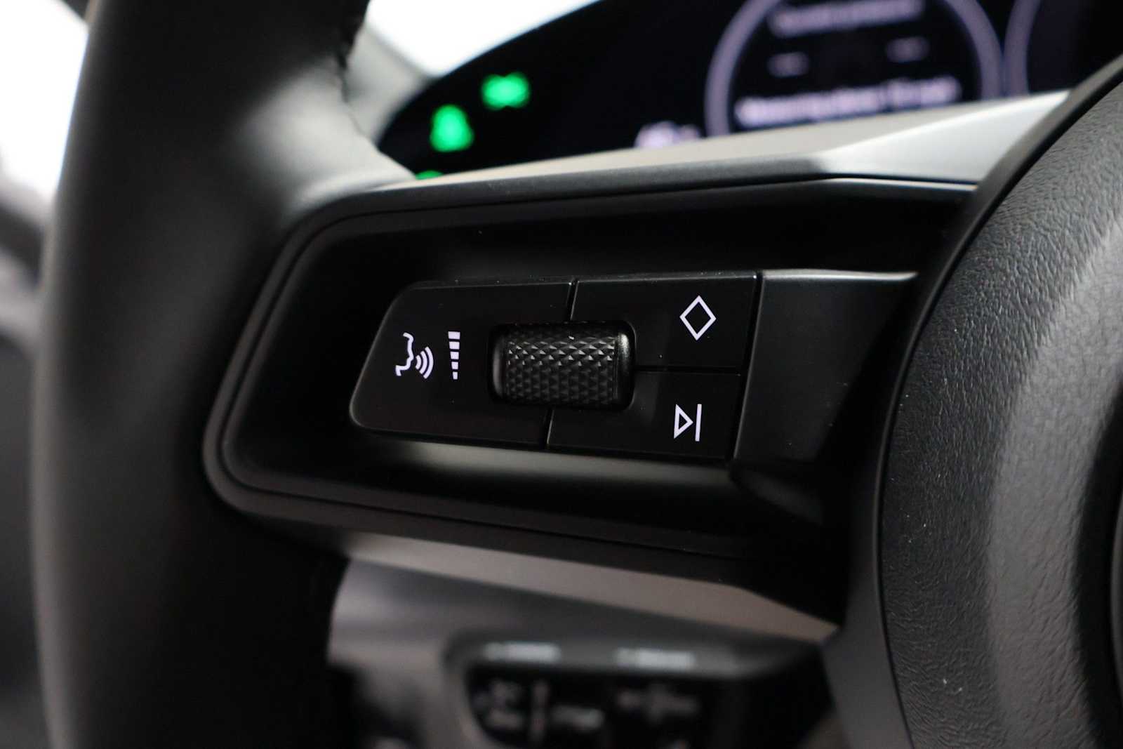 Thumbnail: 2026 Porsche Taycan - 24