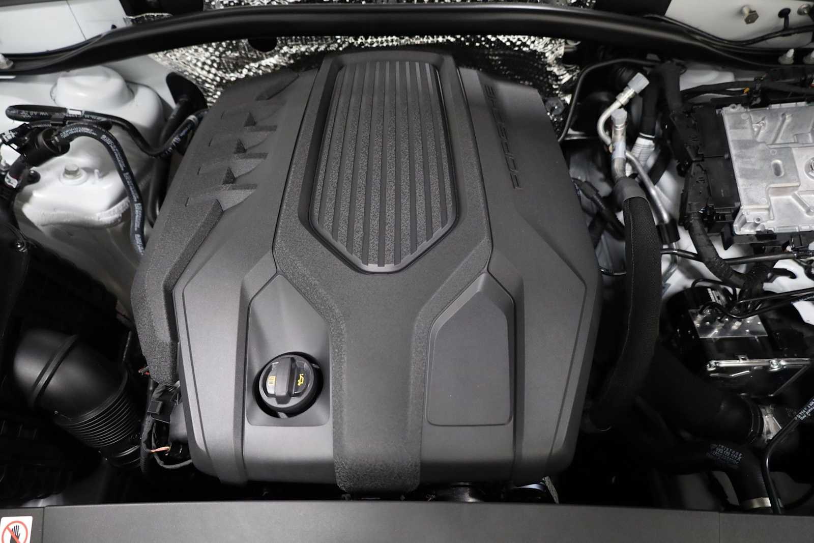 Thumbnail: 2026 Porsche Macan - 40