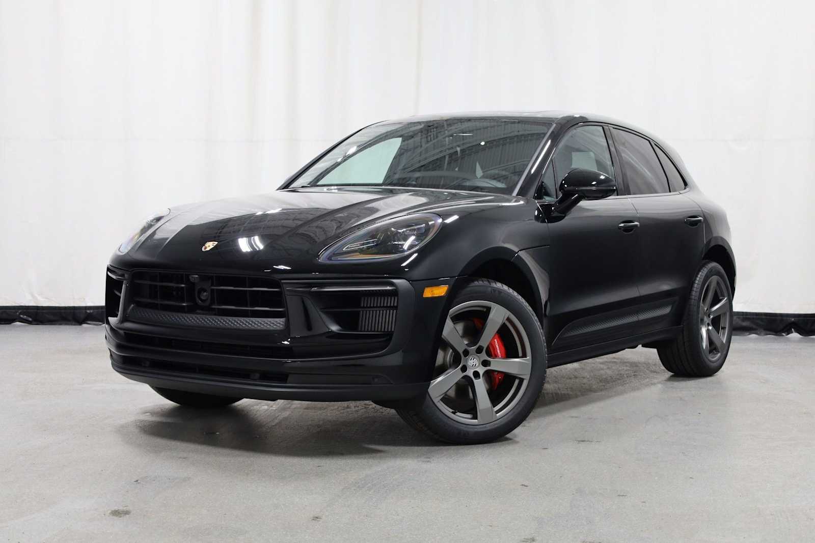 Thumbnail: 2026 Porsche Macan - 1
