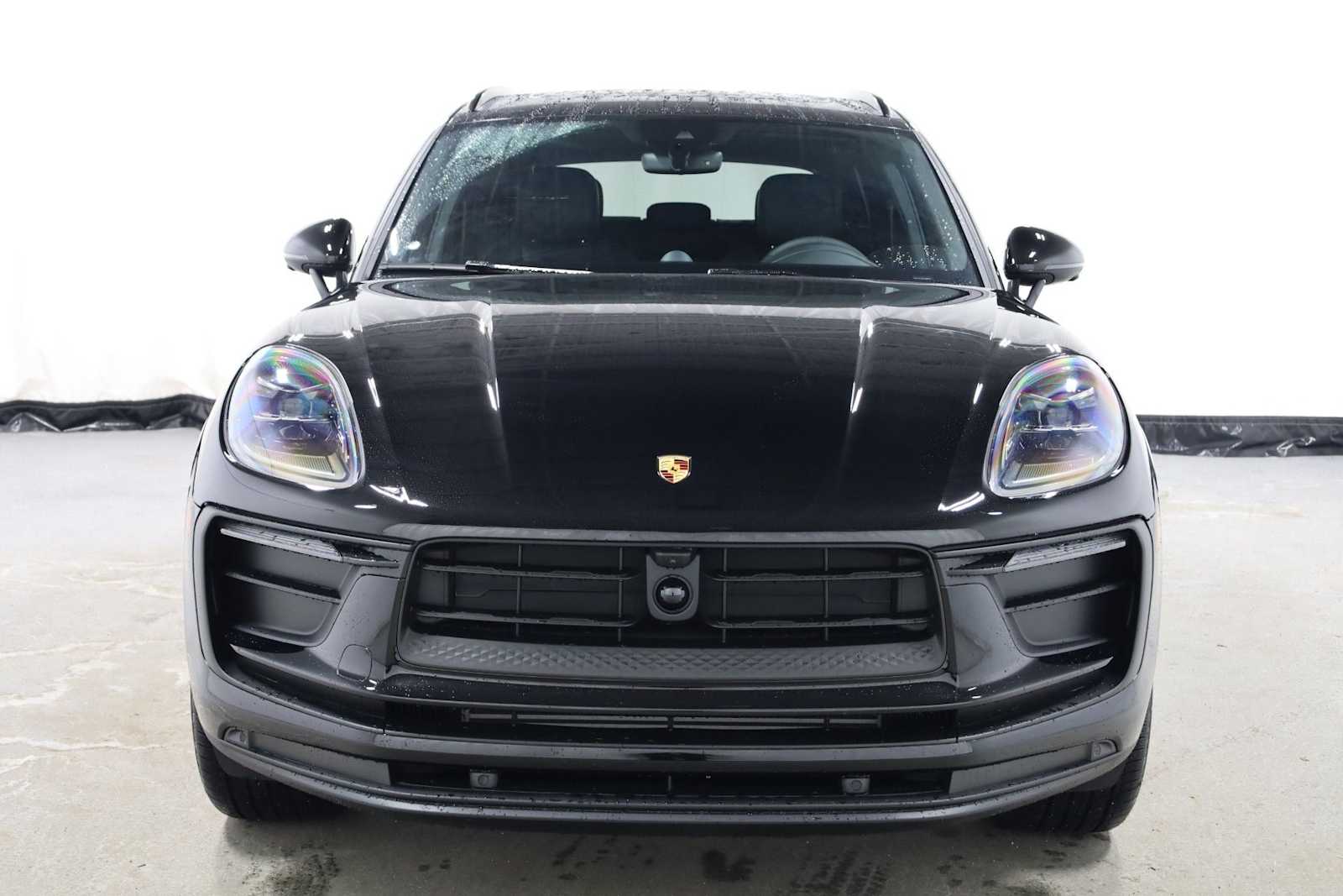 Thumbnail: 2026 Porsche Macan - 14