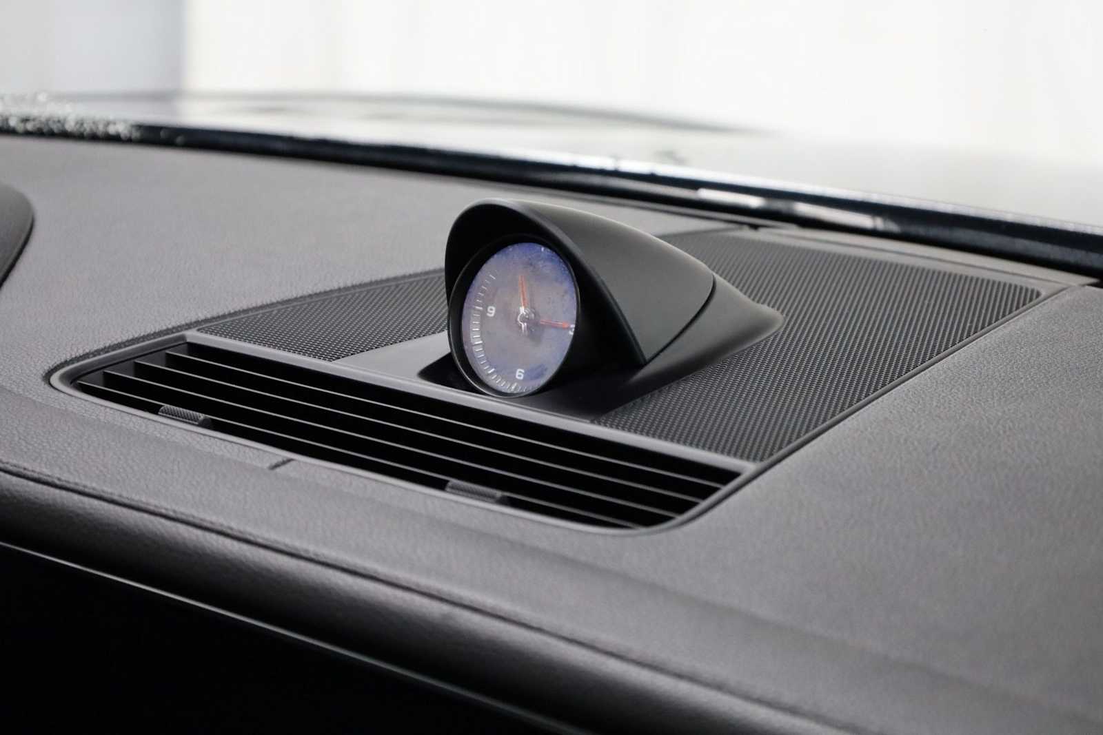 Thumbnail: 2018 Porsche Panamera - 23