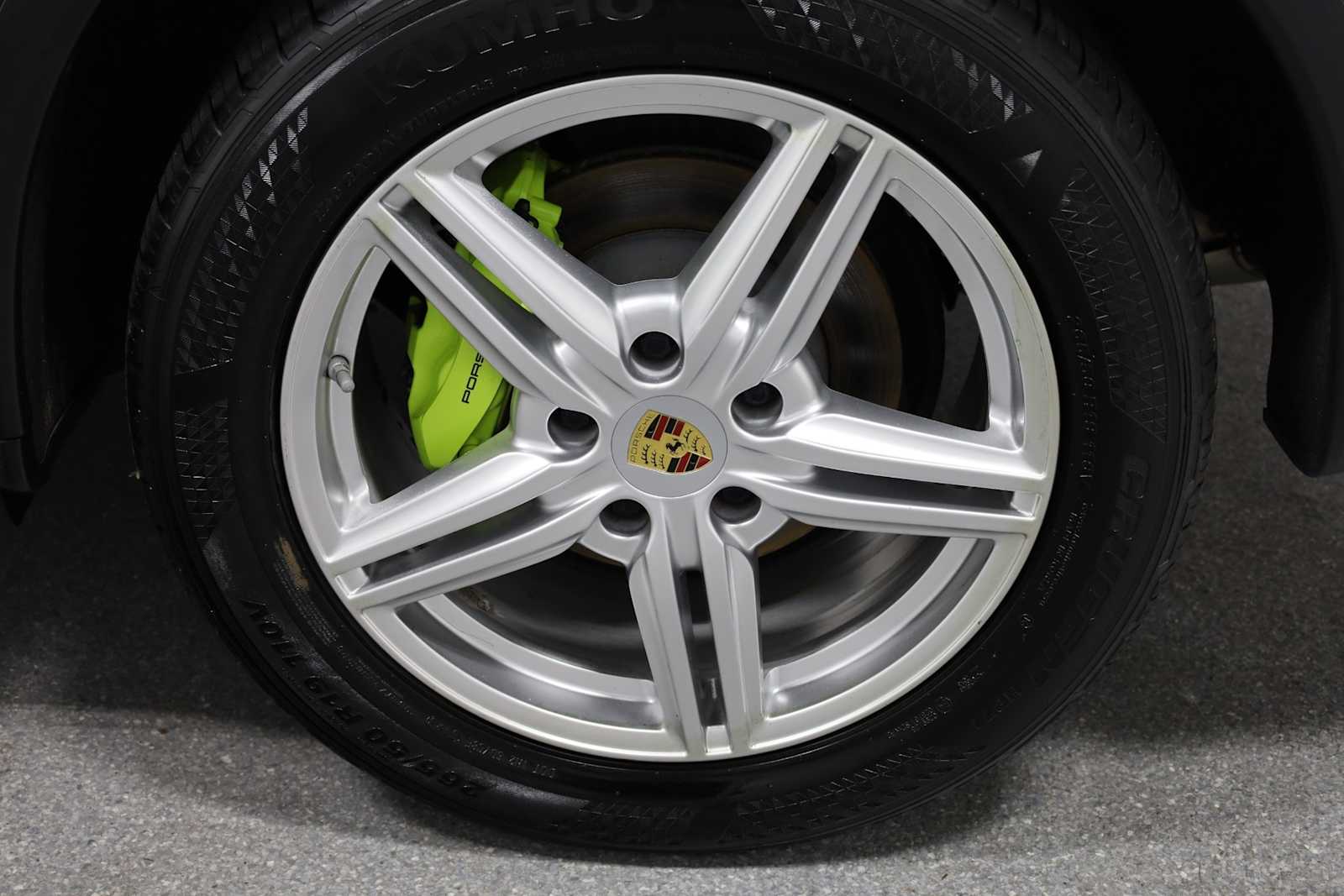Thumbnail: 2016 Porsche Cayenne - 38