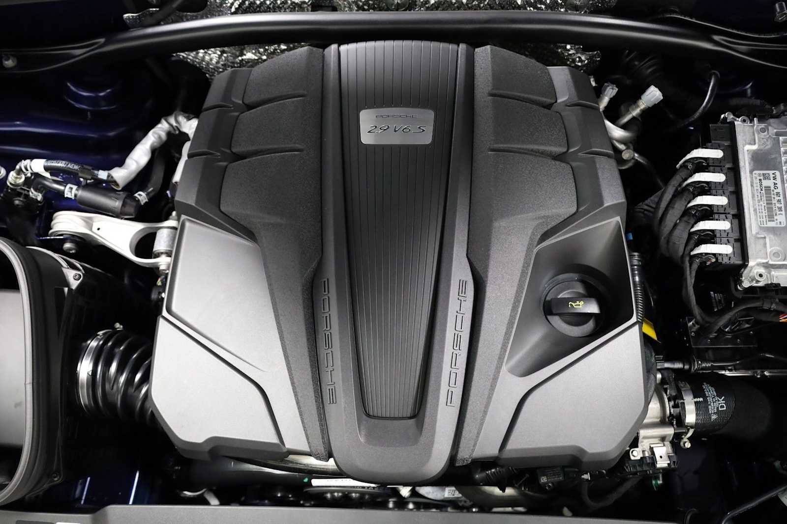 Thumbnail: 2026 Porsche Macan - 42