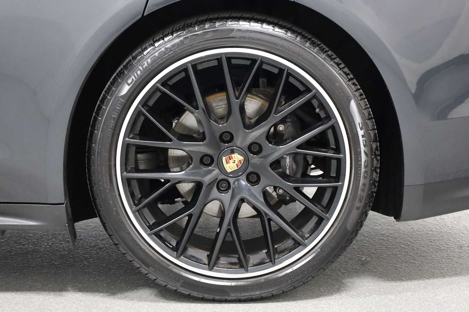 Thumbnail: 2023 Porsche Panamera - 39