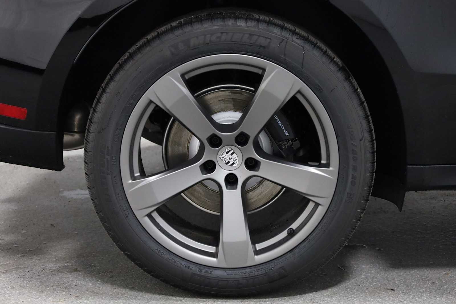 Thumbnail: 2026 Porsche Macan - 39