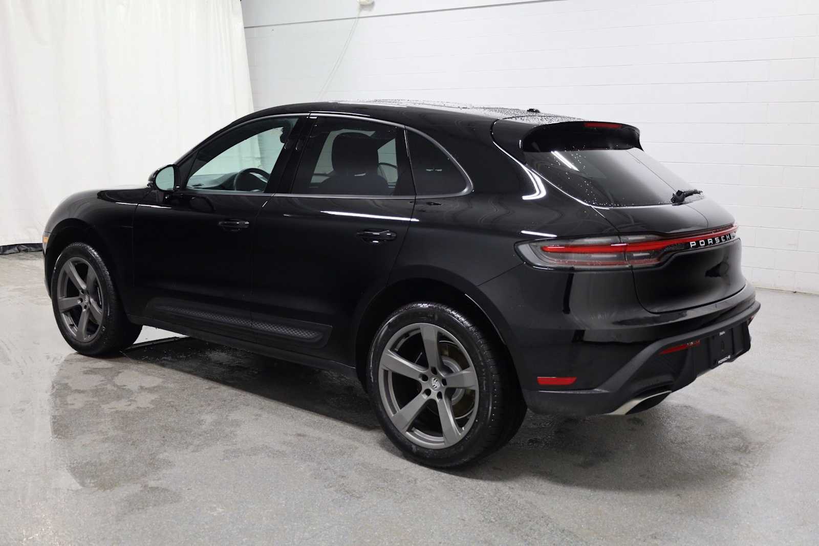 Thumbnail: 2026 Porsche Macan - 3