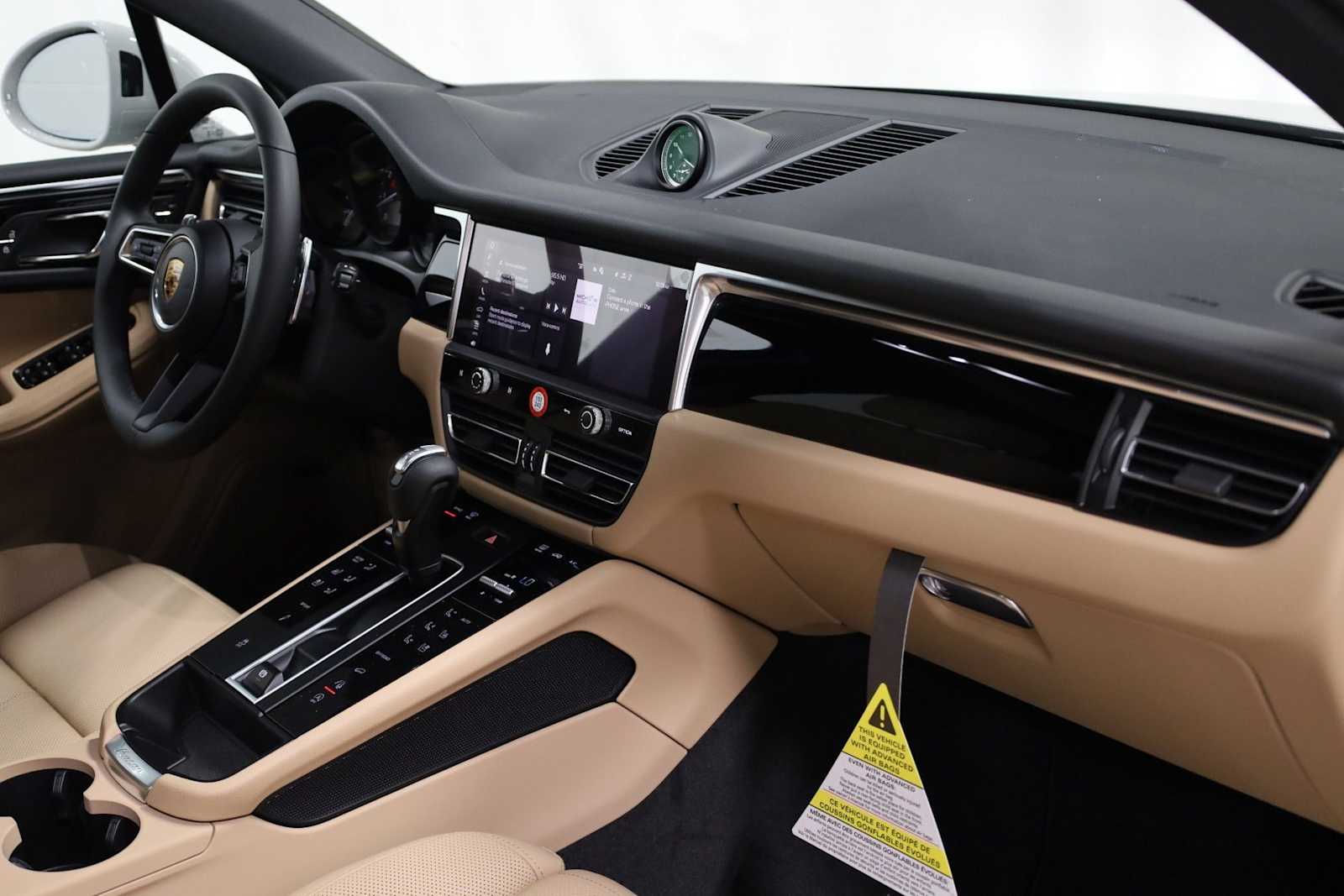 Thumbnail: 2026 Porsche Macan - 6