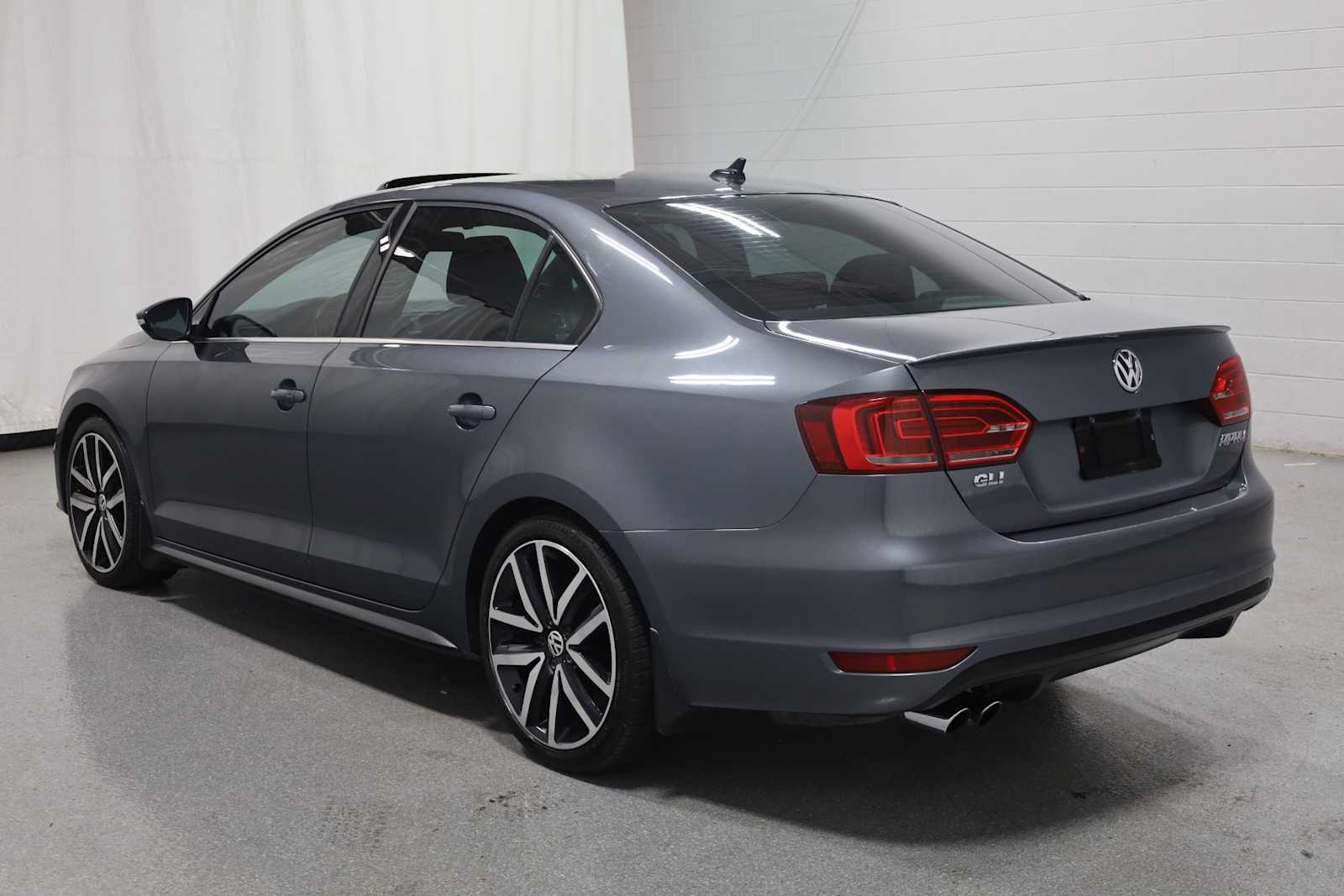 Thumbnail: 2014 Volkswagen Jetta - 3