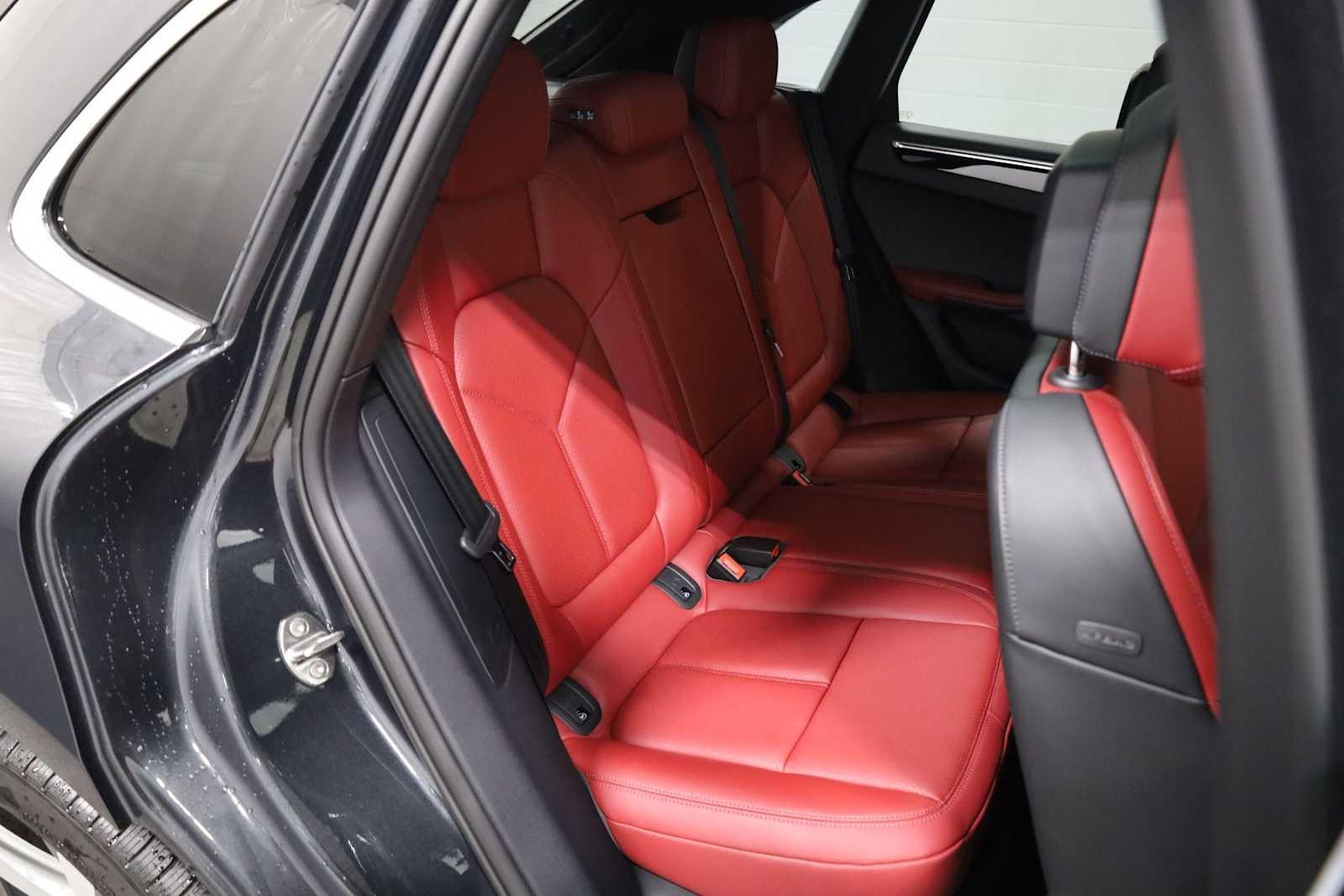 Thumbnail: 2026 Porsche Macan - 36