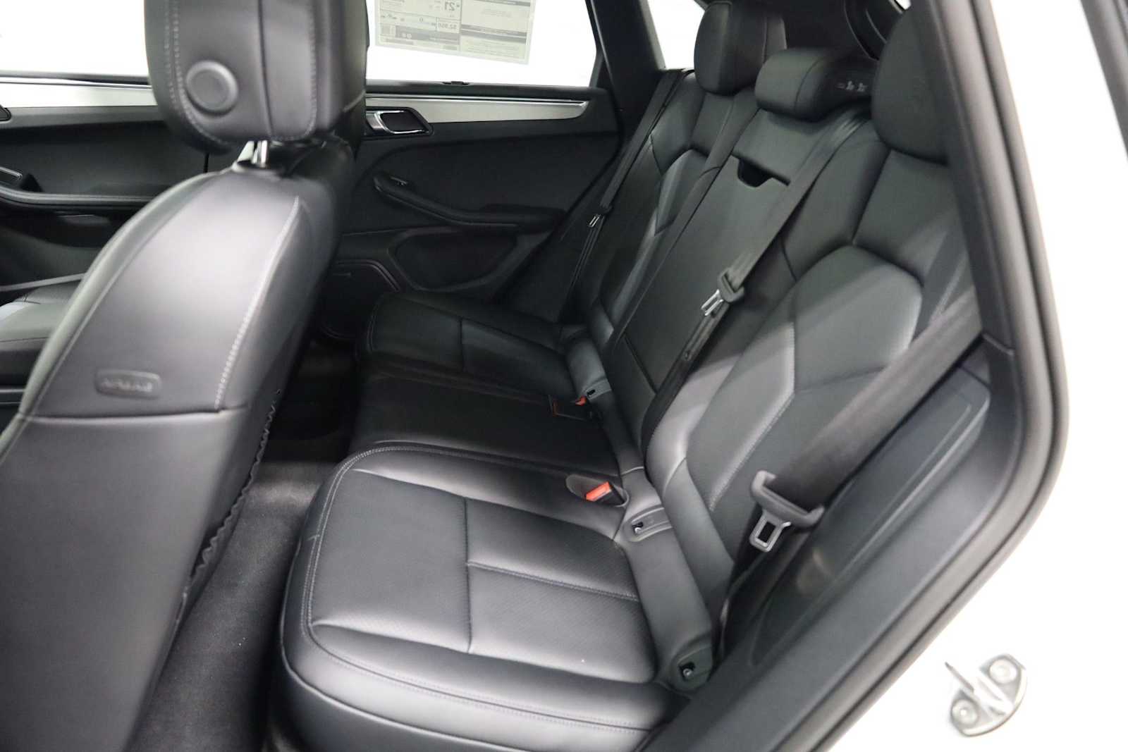 Thumbnail: 2026 Porsche Macan - 36