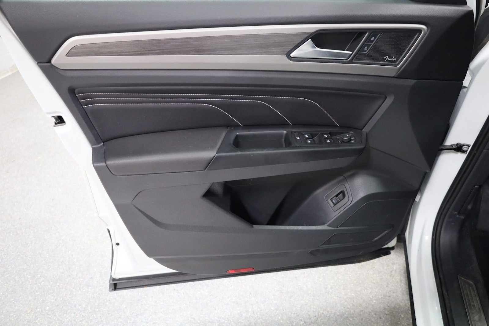 Thumbnail: 2021 Volkswagen Atlas - 16