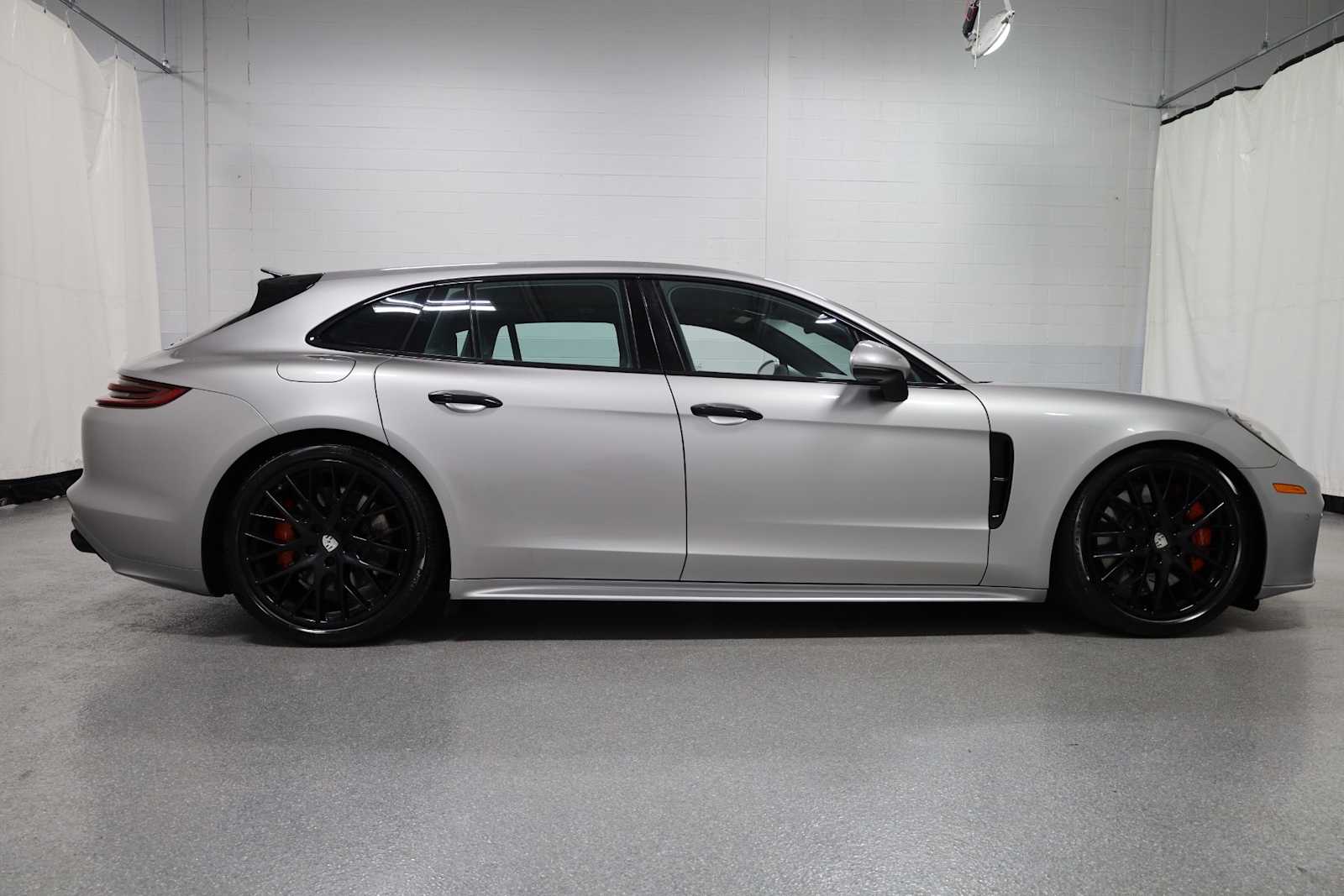 Thumbnail: 2018 Porsche Panamera - 10