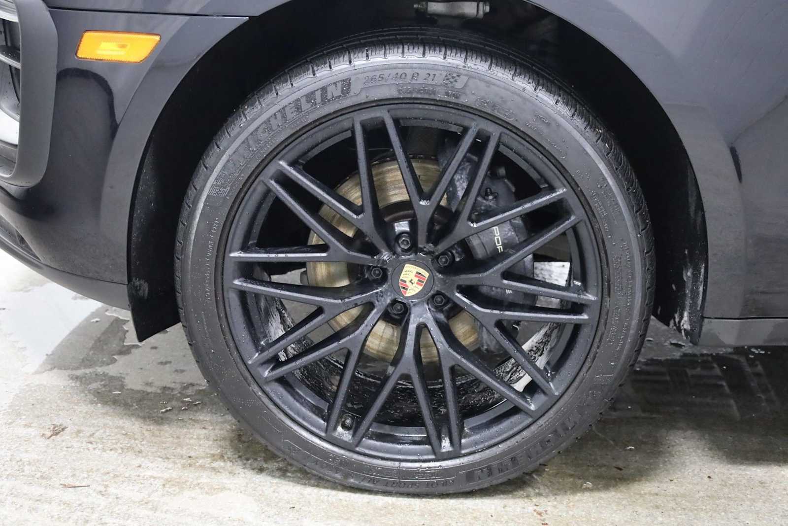 Thumbnail: 2023 Porsche Macan - 40