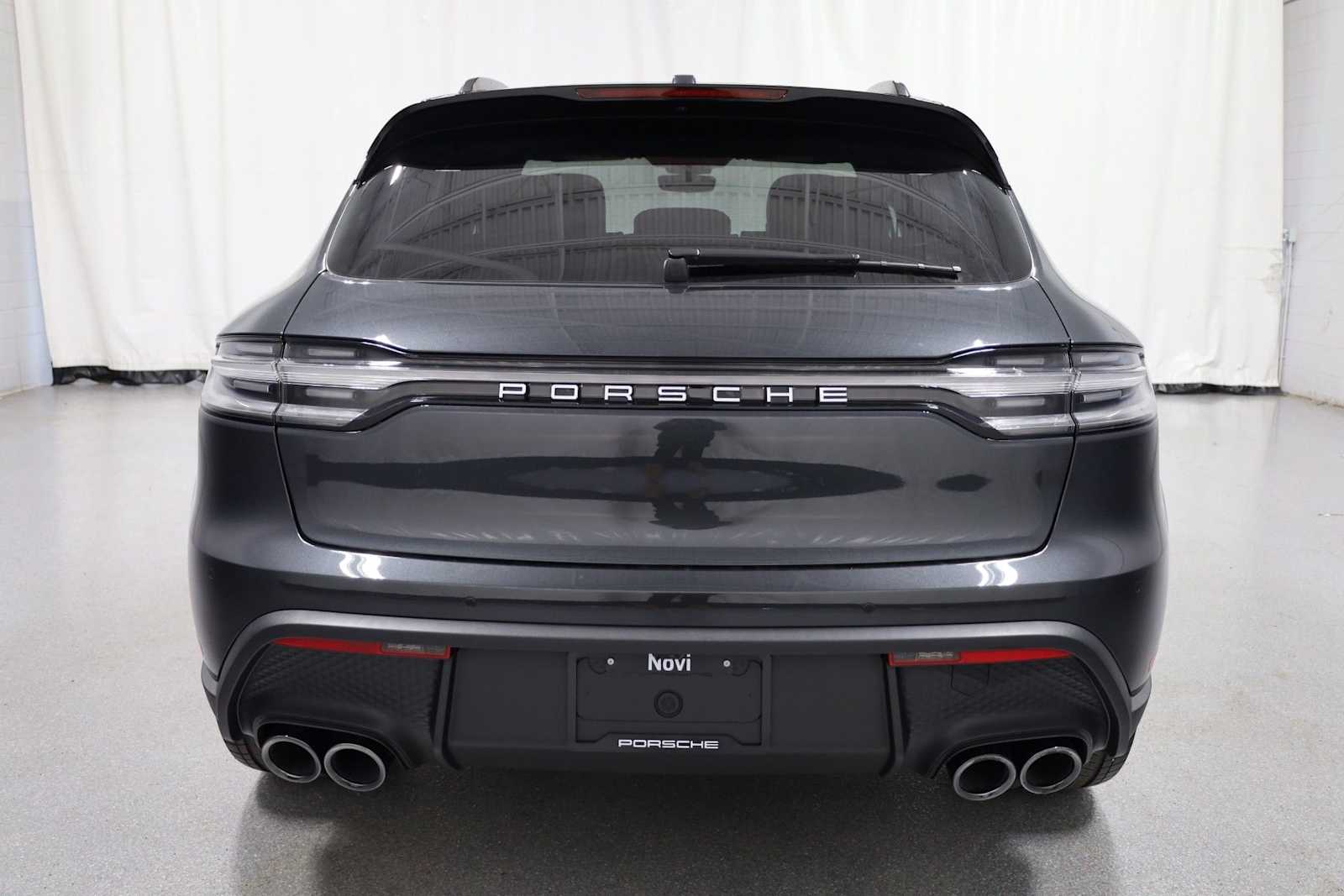Thumbnail: 2026 Porsche Macan - 7