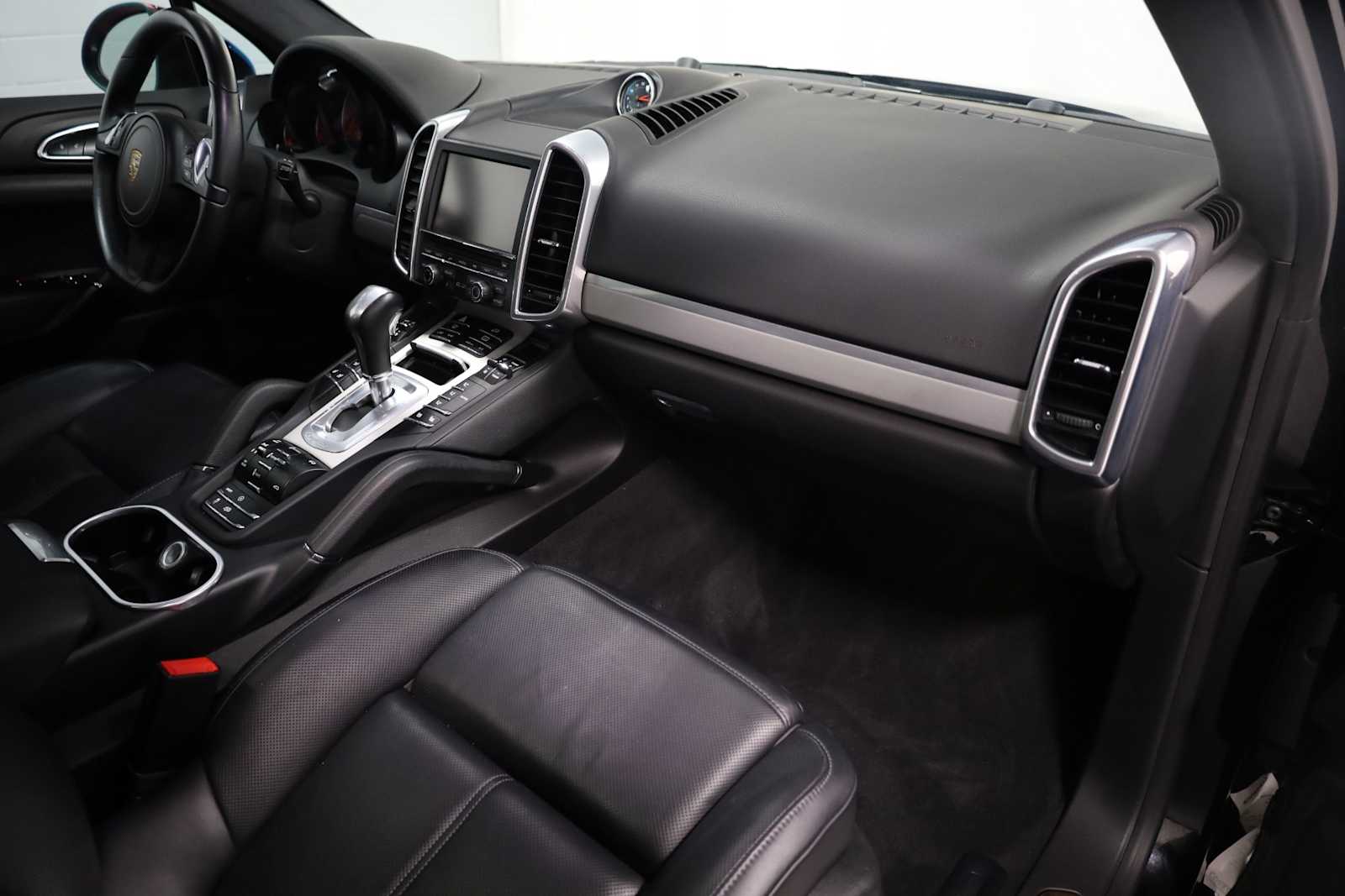 Thumbnail: 2014 Porsche Cayenne - 6